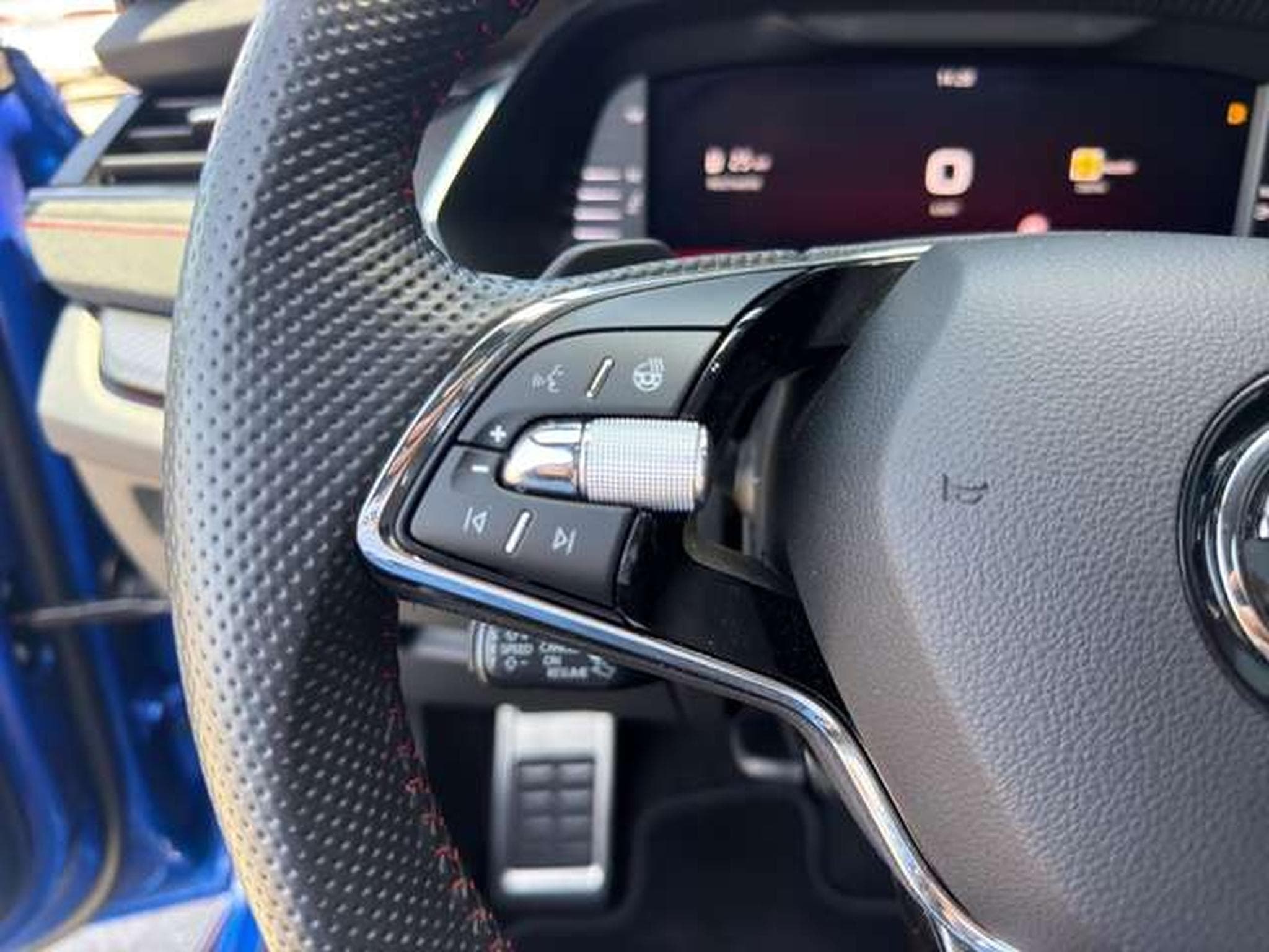 Skoda Octavia Combi RS/360°/Canton/AHK/Standhzg (2023) - Photo 26