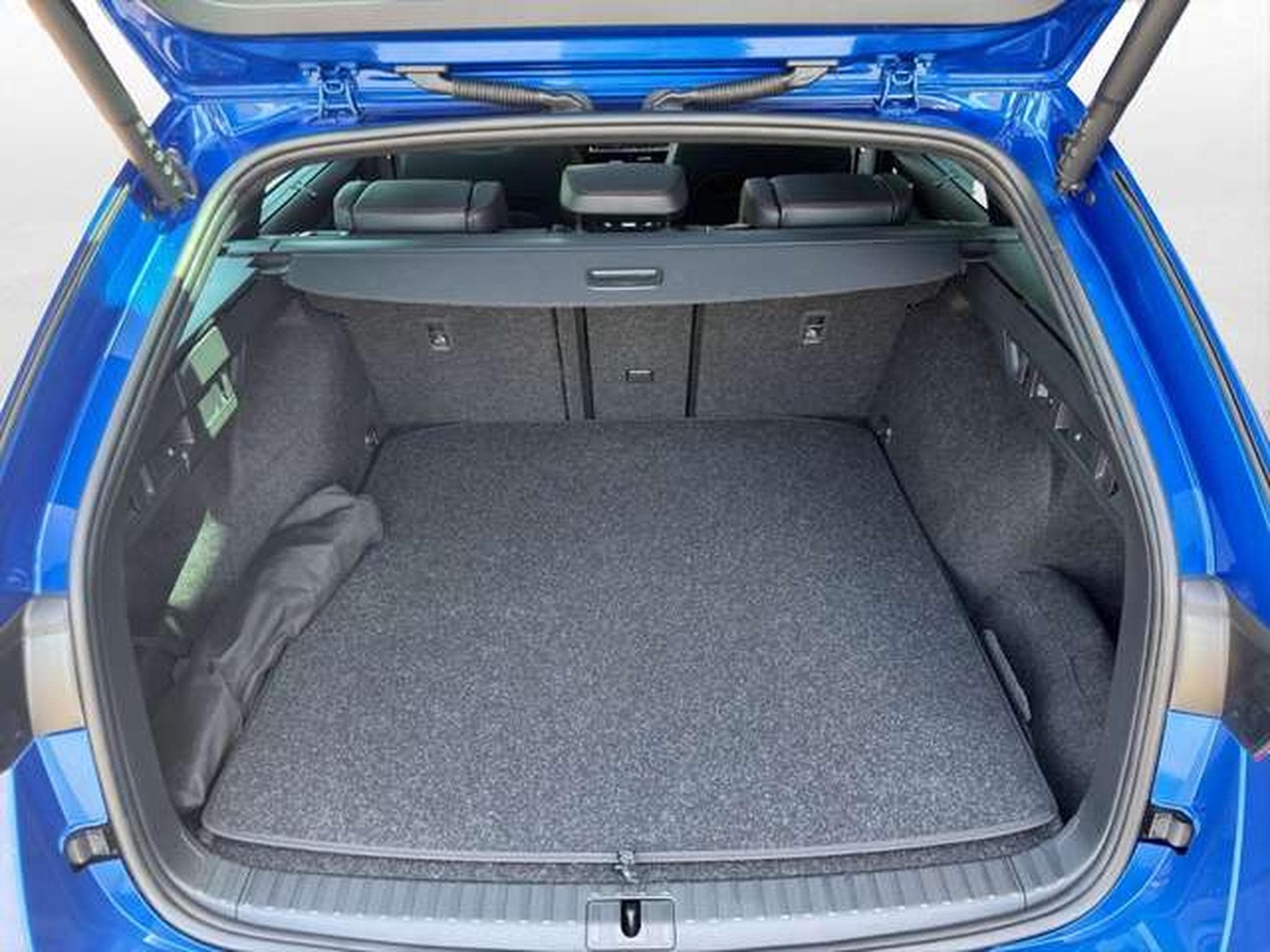 Skoda Octavia Combi RS/360°/Canton/AHK/Standhzg (2023) - Photo 33