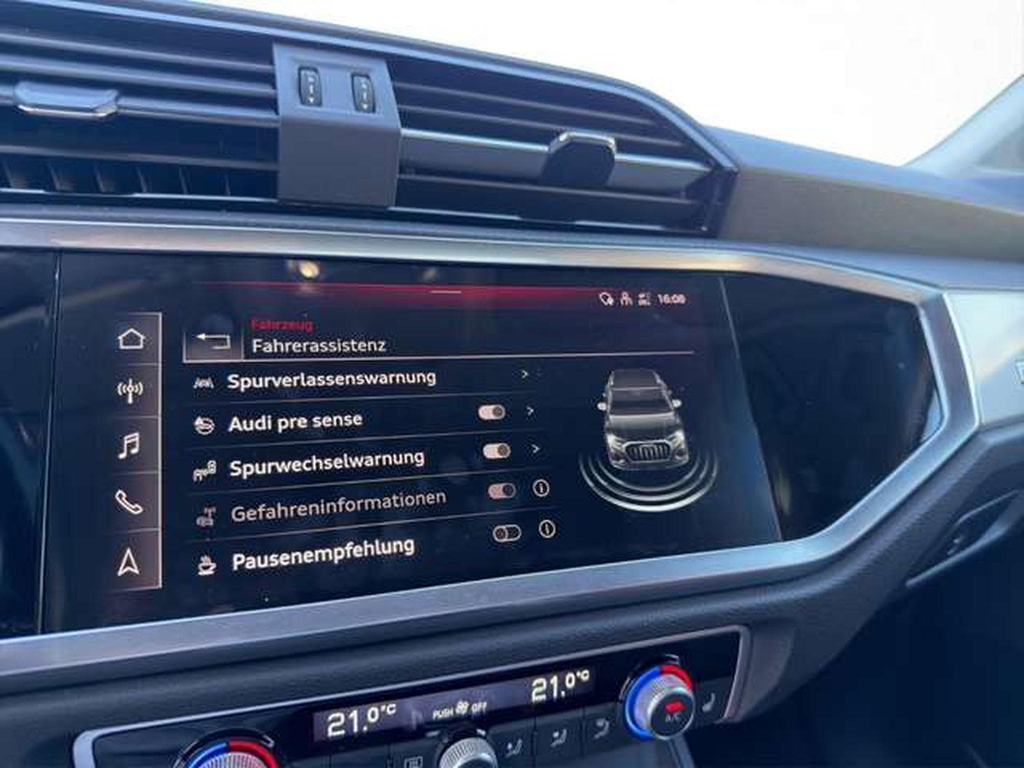 Audi Q3 40 TDI quattro S line/Leder/LED/Navi/AHK (2023) - Photo 22