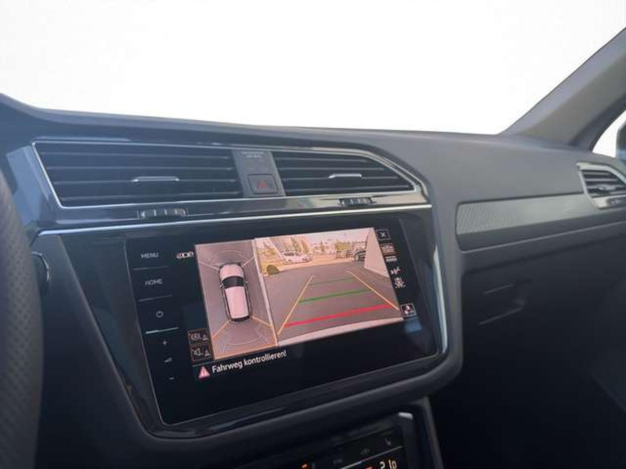 VW Tiguan R-Line 4Motion/Matrix/AHK/Black/DCC (2022) - Photo 19