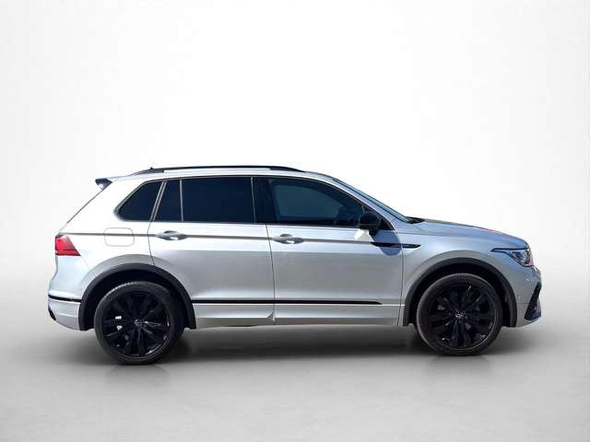 VW Tiguan R-Line 4Motion/Matrix/AHK/Black/DCC (2022) - Photo 7