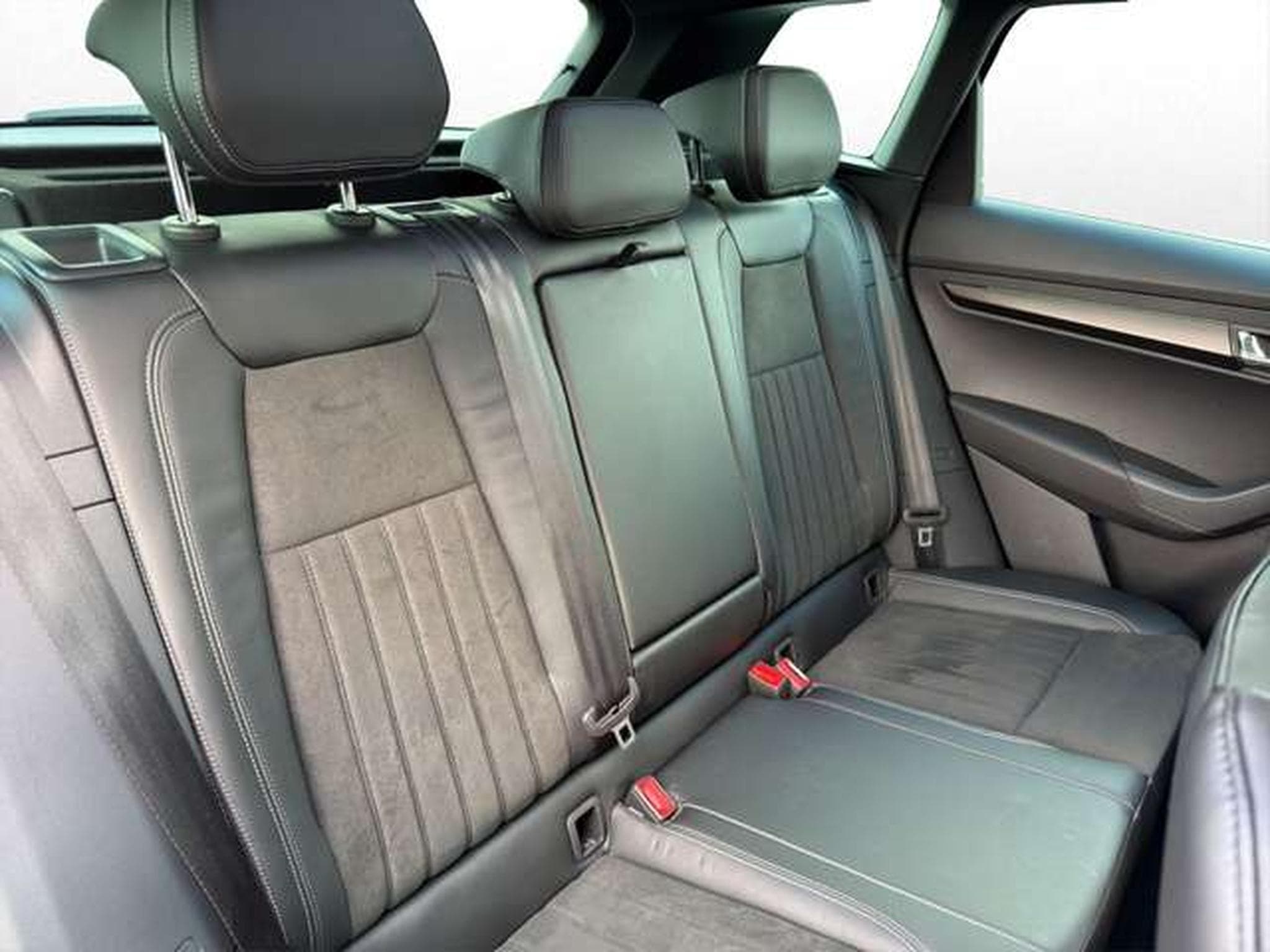 Skoda Karoq Sportline 4x4/AHK/NAVI/ACC/Kamera/DCC (2023) - Photo 17