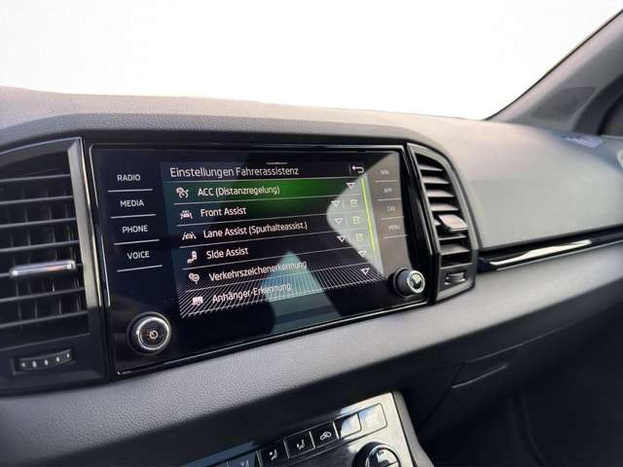 Skoda Karoq Sportline 4x4/AHK/NAVI/ACC/Kamera/DCC (2023) - Photo 20