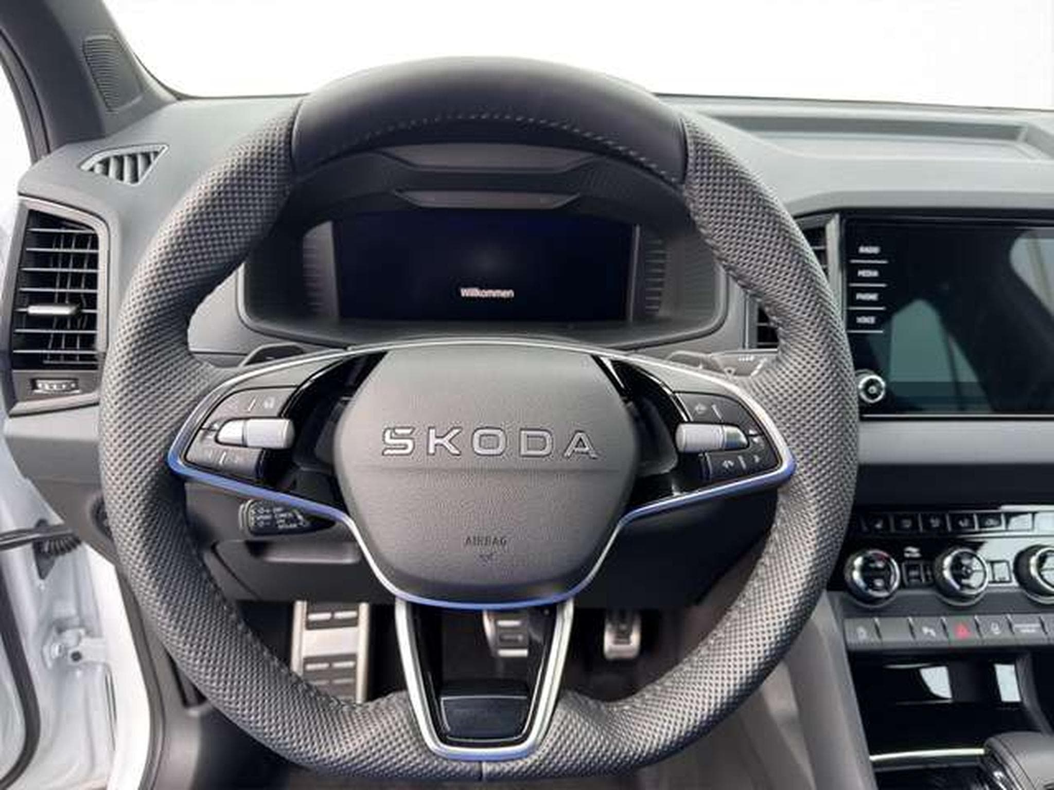 Skoda Karoq Sportline 1.5 DSG/ACC/AHK/FHZ/5-J Garantie (2026) - Photo 10