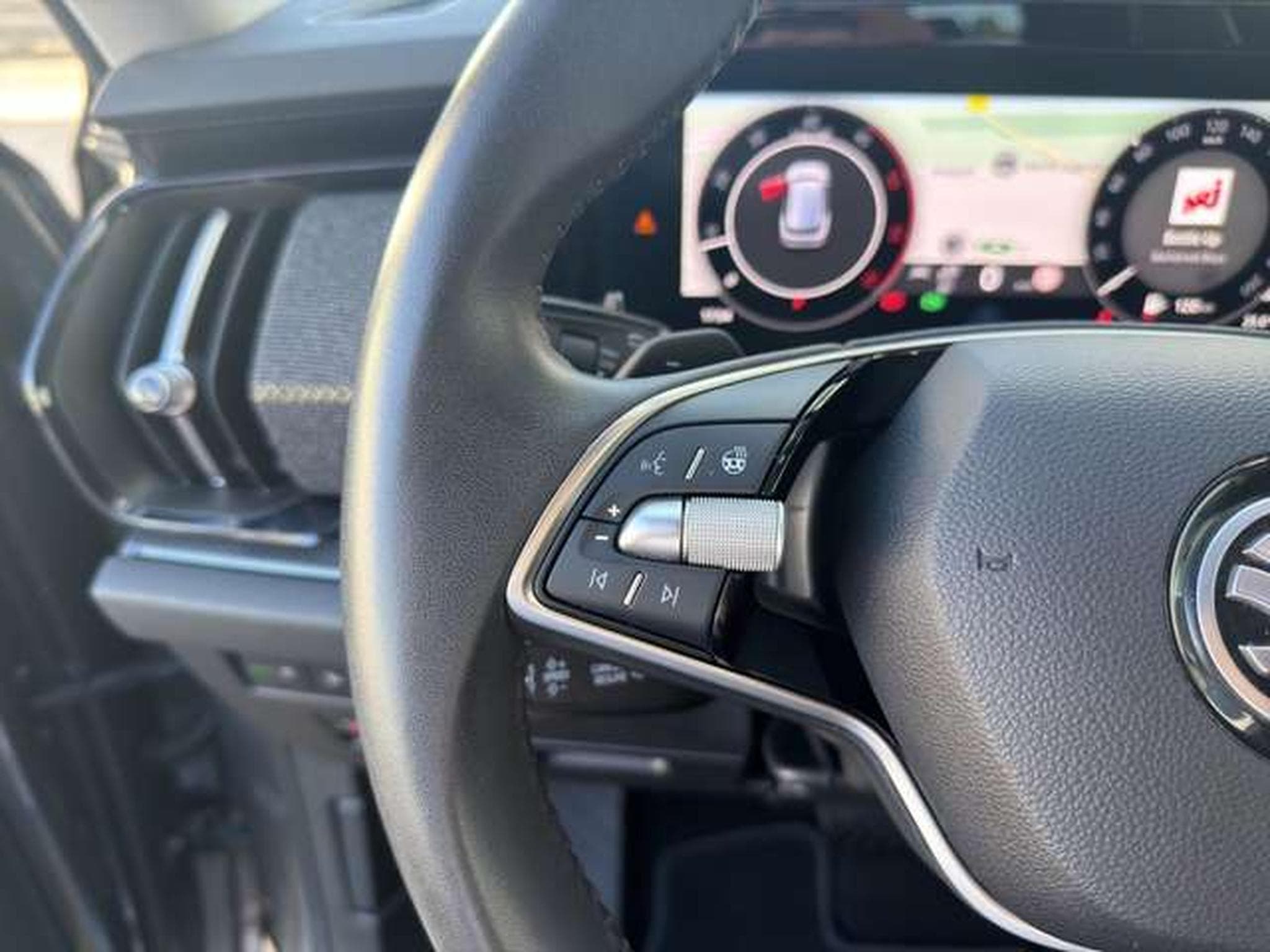 Skoda Kodiaq 2.0 TDI Selection/Komfort-P./AHK/Nav/LED (2024) - Photo 25