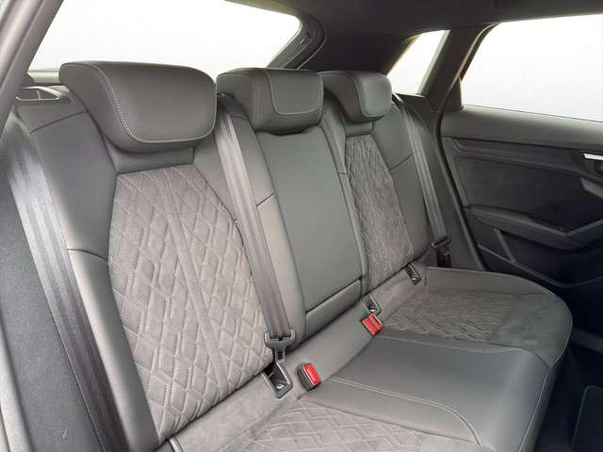 Audi A3 Sportback quattro S line/Standhzg/19" ABT/Nav (2022) - Photo 17