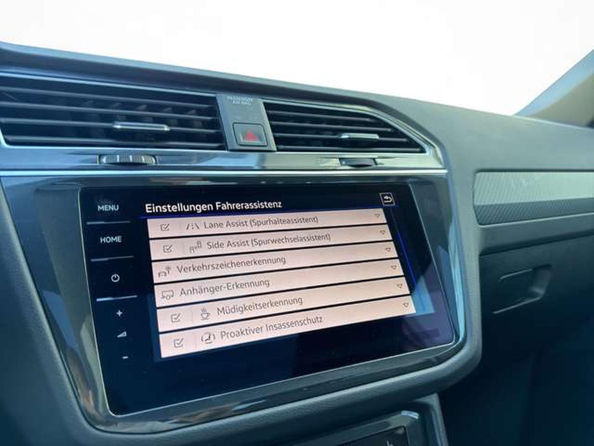 VW Tiguan R-Line 4Motion/AHK/ACC/Pano/StandHzg (2023) - Photo 23