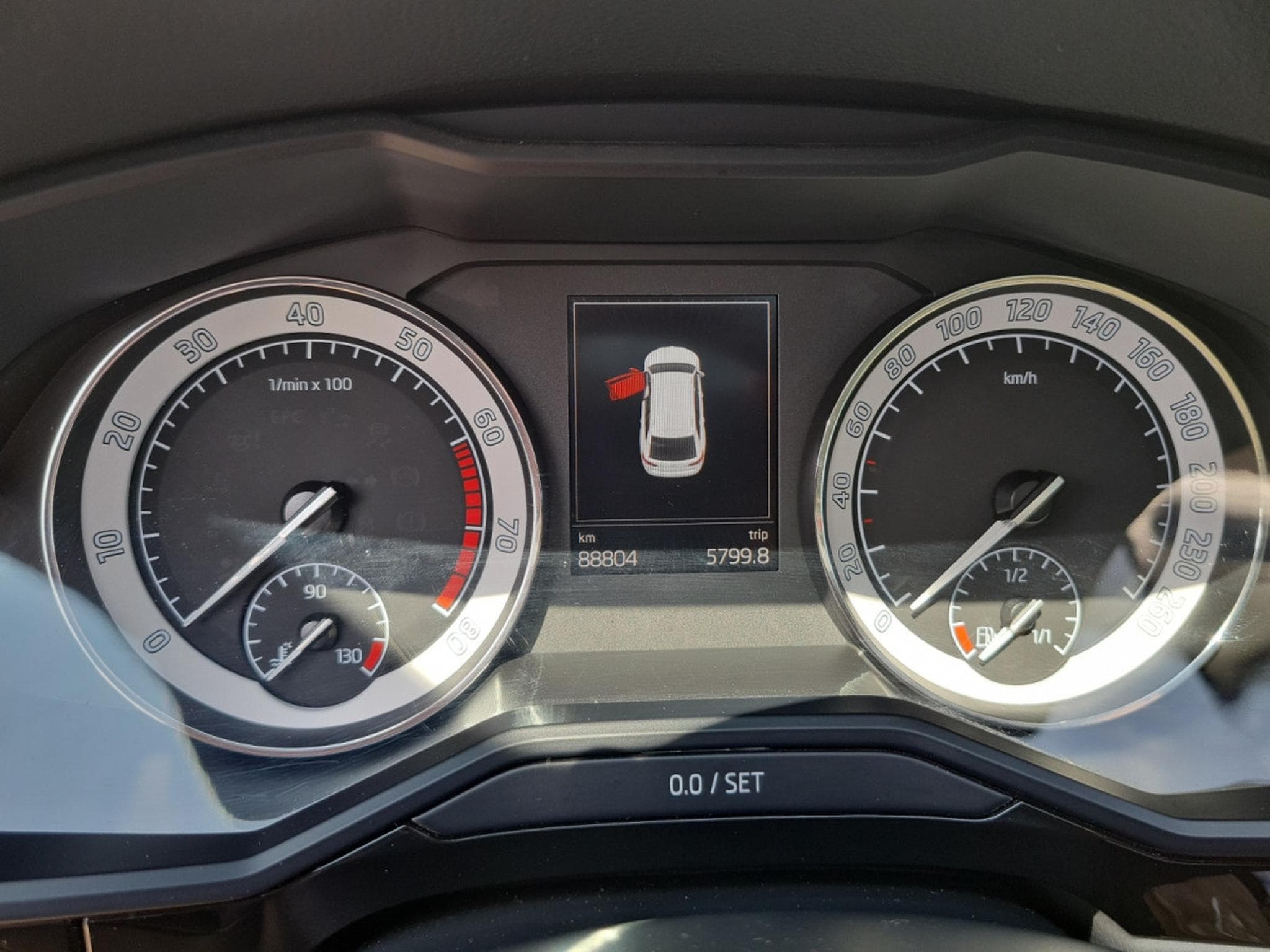 Skoda Superb 1.8 TSI Style DSG Laurin & Klement (2016) - Foto 14