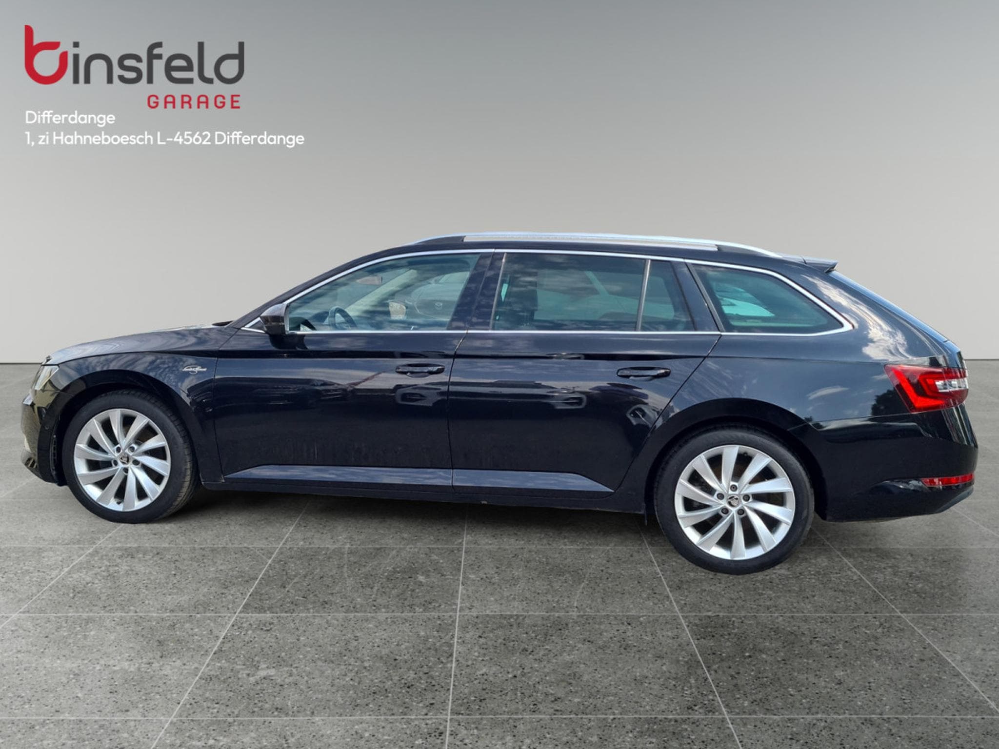 Skoda Superb 1.8 TSI Style DSG Laurin & Klement (2016) - Foto 2