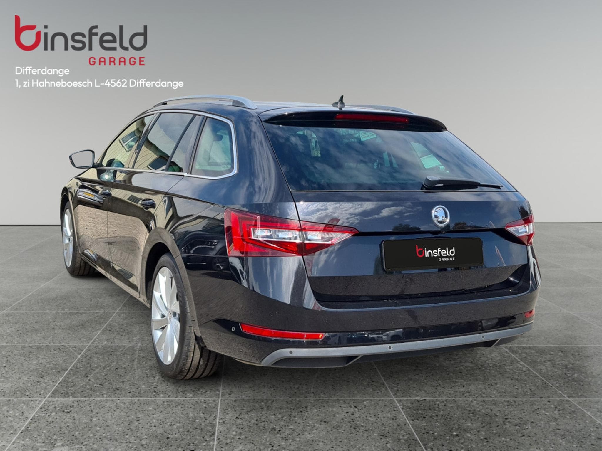 Skoda Superb 1.8 TSI Style DSG Laurin & Klement (2016) - Foto 3