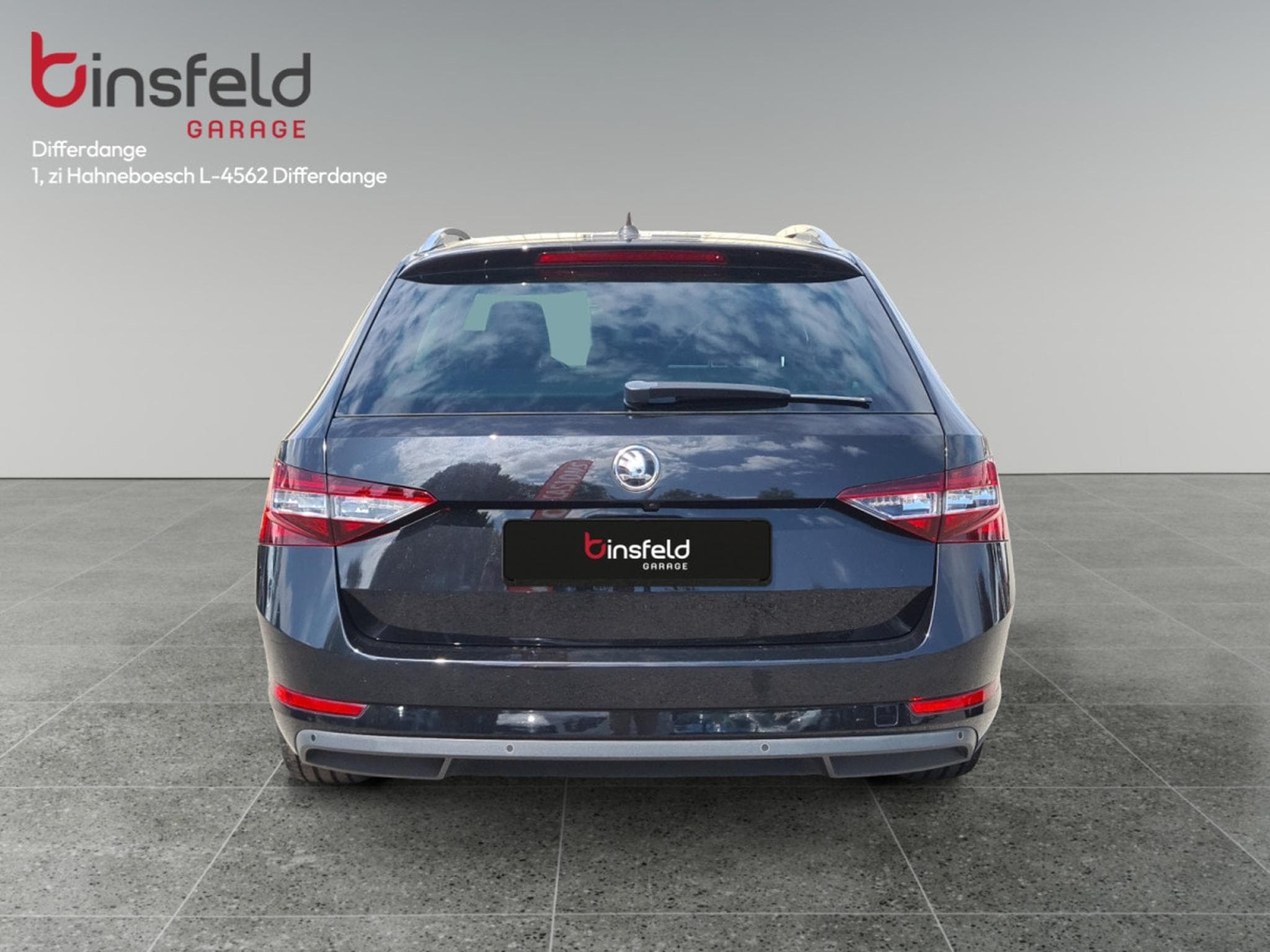 Skoda Superb 1.8 TSI Style DSG Laurin & Klement (2016) - Foto 4