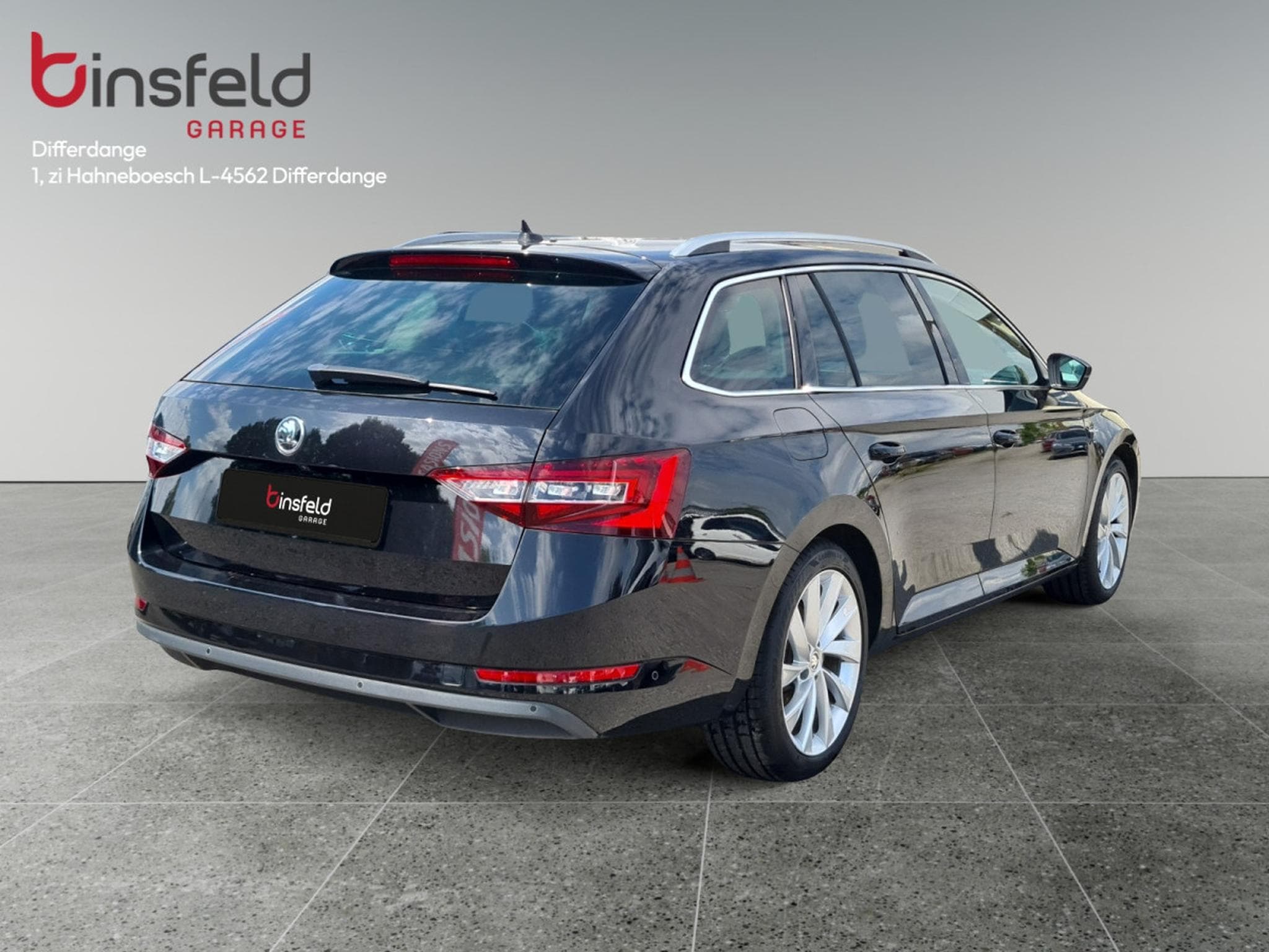 Skoda Superb 1.8 TSI Style DSG Laurin & Klement (2016) - Foto 5