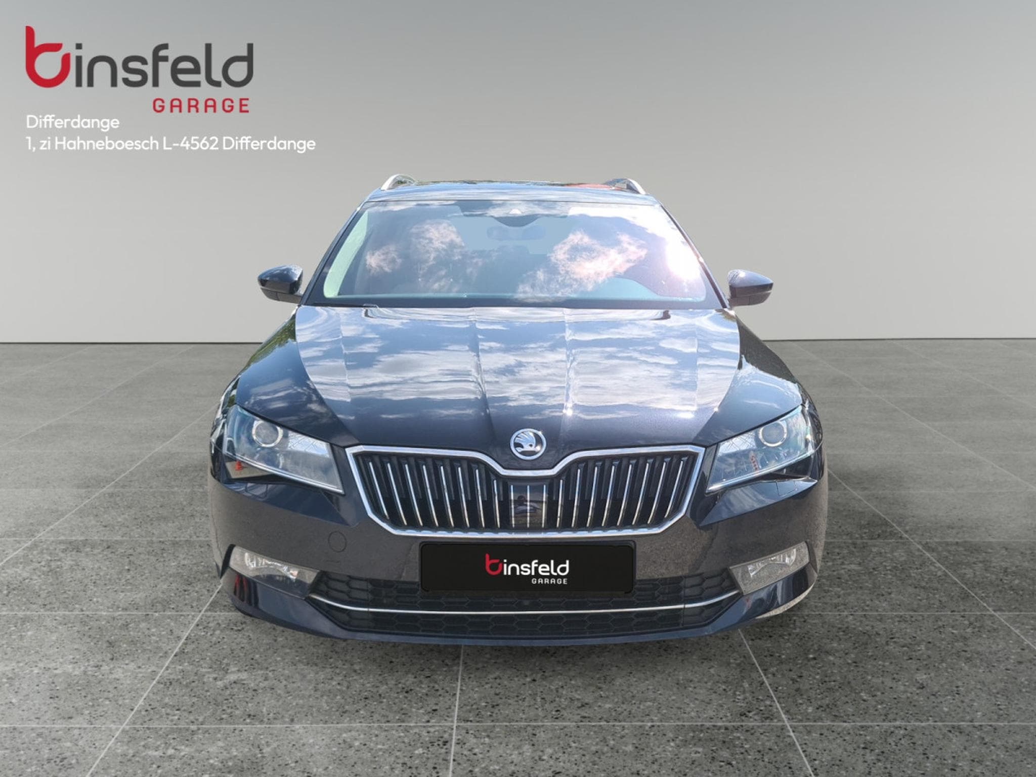 Skoda Superb 1.8 TSI Style DSG Laurin & Klement (2016) - Foto 8