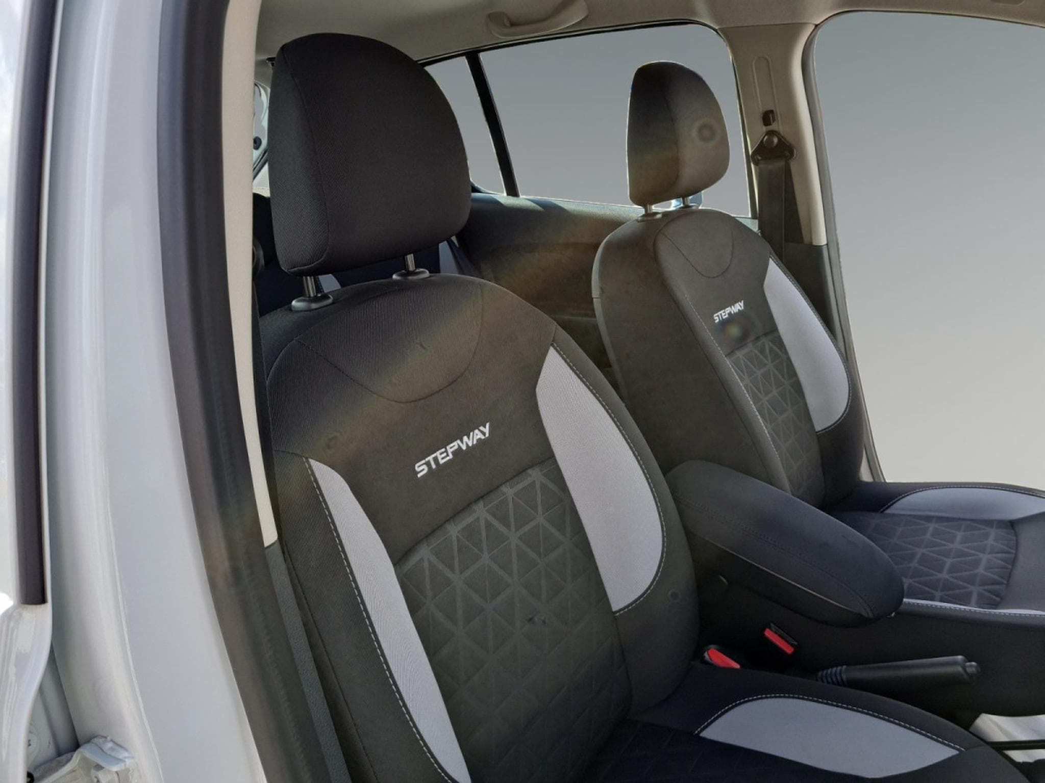 Dacia Sandero 0.9 TCe Lauréate (2015) - Foto 17