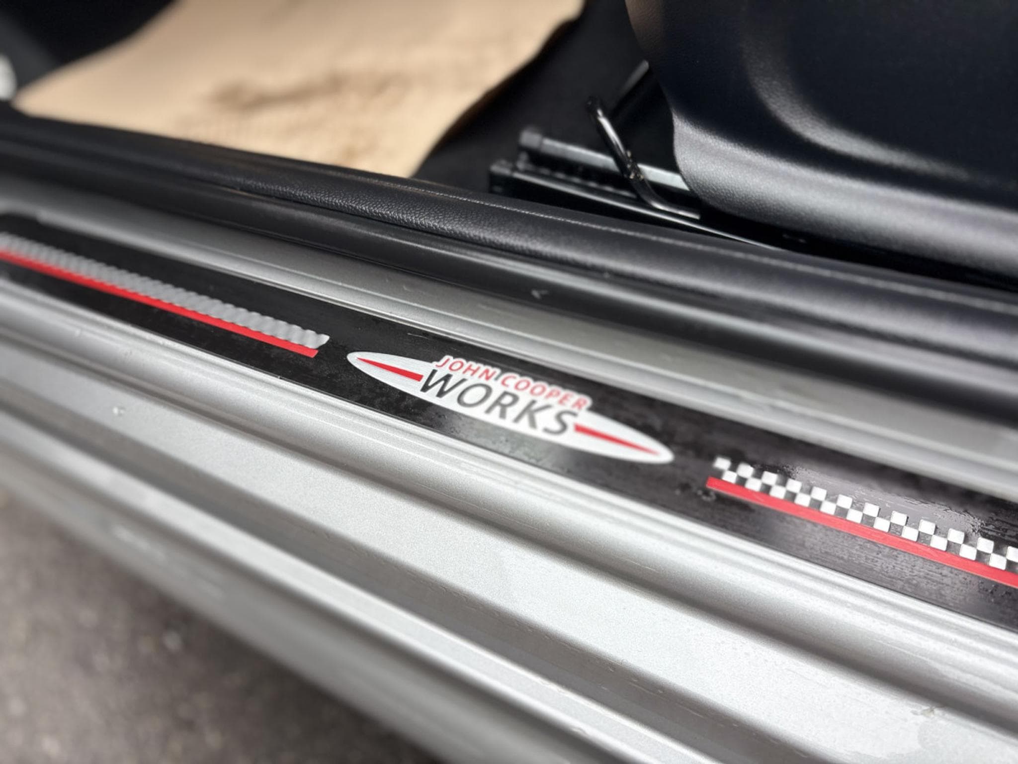 Mini Cooper S 2.0 178CV AUTO JCW TRIM * GARANTIE 36 MOIS * (2023) - Photo 11