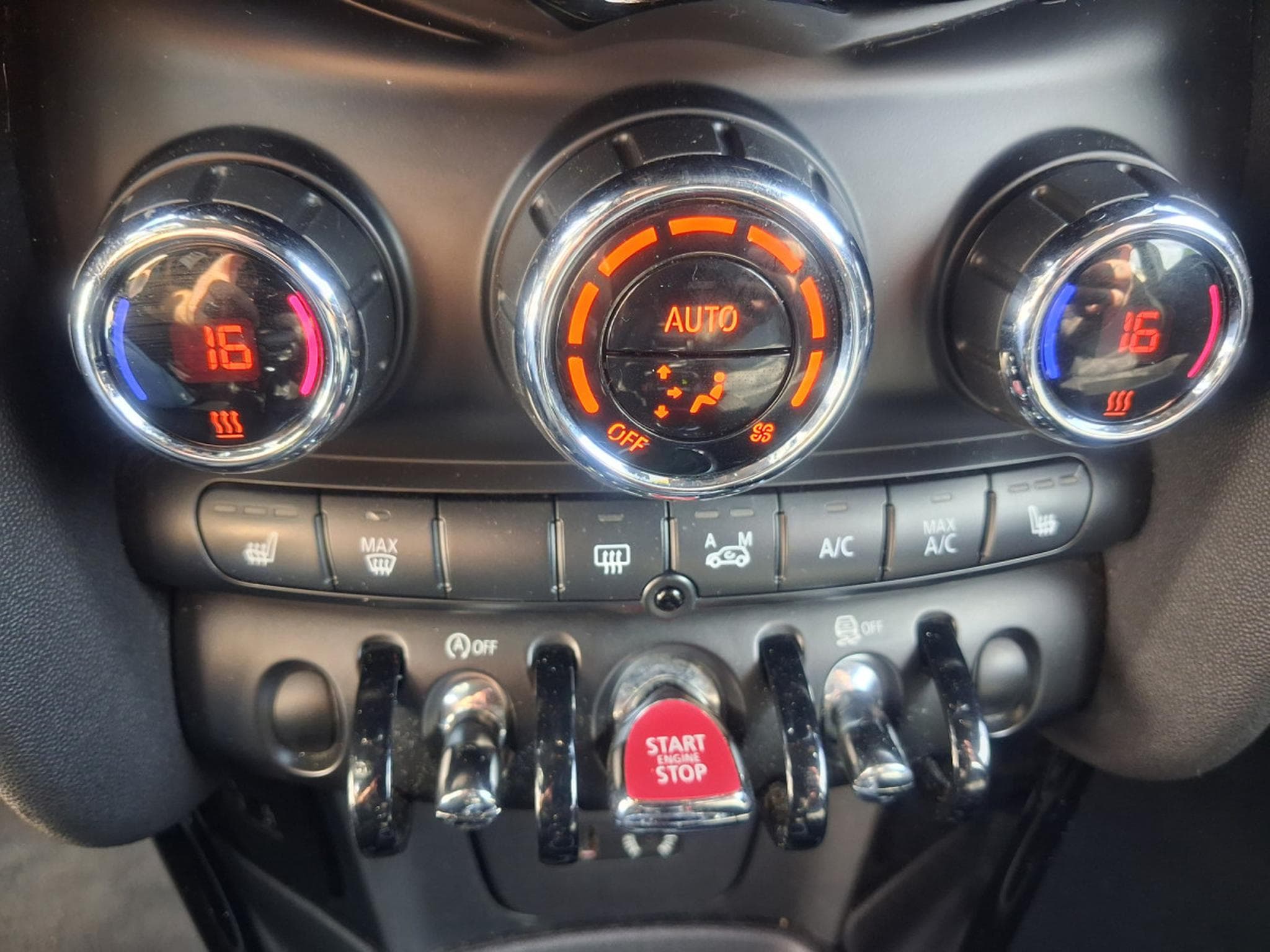 Mini Cooper S JCW LINE 192 CH BOITE AUTO *GARANTIE 24 MOIS* (2015) - Photo 12