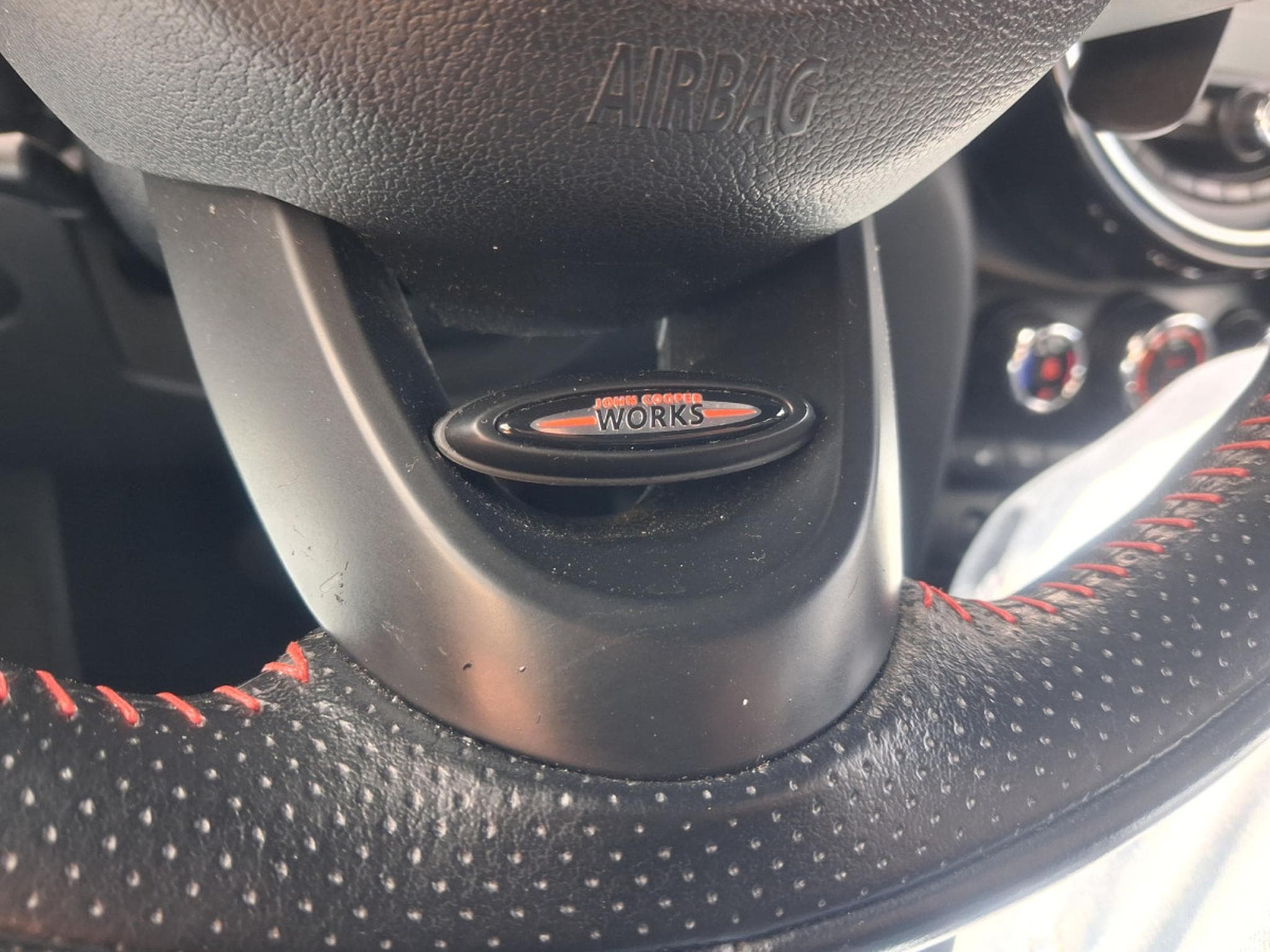 Mini Cooper S JCW LINE 192 CH BOITE AUTO *GARANTIE 24 MOIS* (2015) - Photo 23