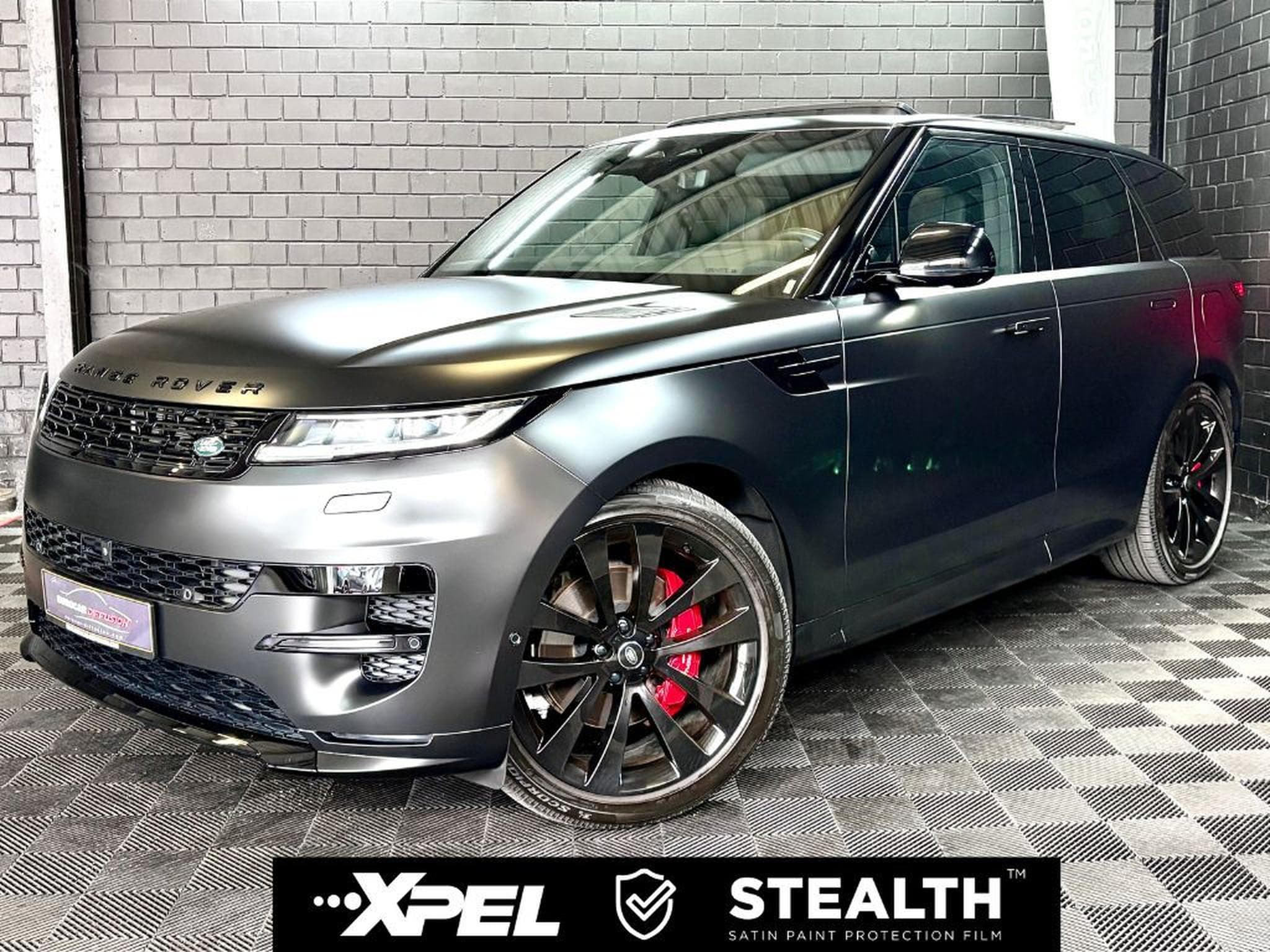 Land-Rover Range Rover Sport 3.0 P460e 460ch PHEV Dynamic HSE AWD * TVA DEDUCT. * (2024) - Photo 1