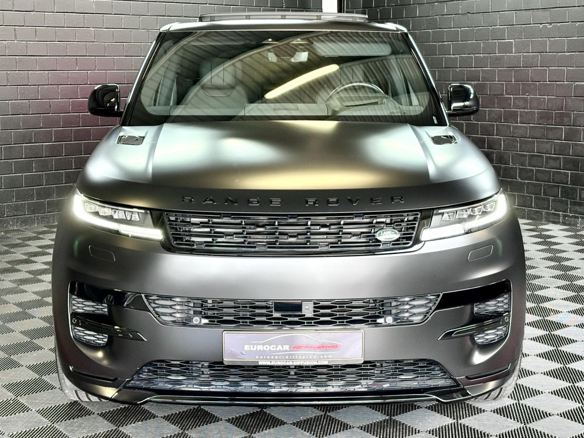 Land-Rover Range Rover Sport 3.0 P460e 460ch PHEV Dynamic HSE AWD * TVA DEDUCT. * (2024) - Photo 3