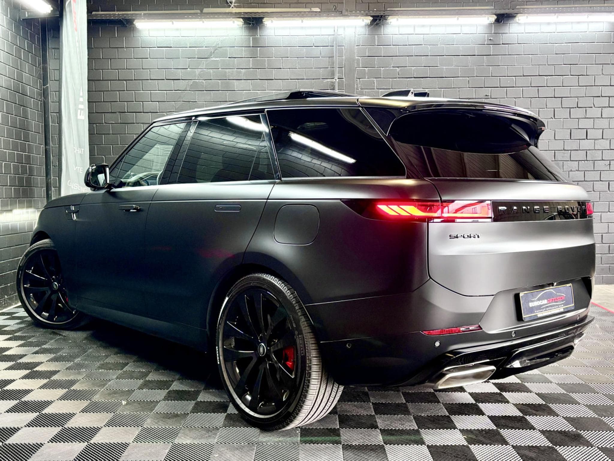 Land-Rover Range Rover Sport 3.0 P460e 460ch PHEV Dynamic HSE AWD * TVA DEDUCT. * (2024) - Photo 5