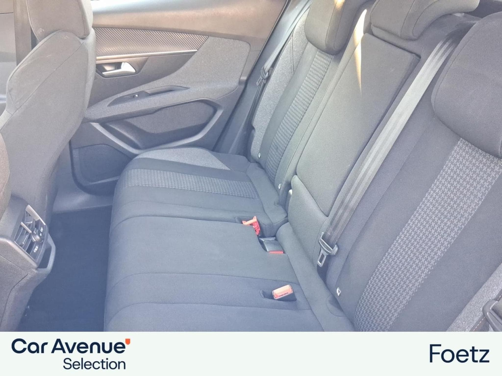 PEUGEOT 3008 1.2 PureTech 130ch S&S Active Business (2021) - Photo 9