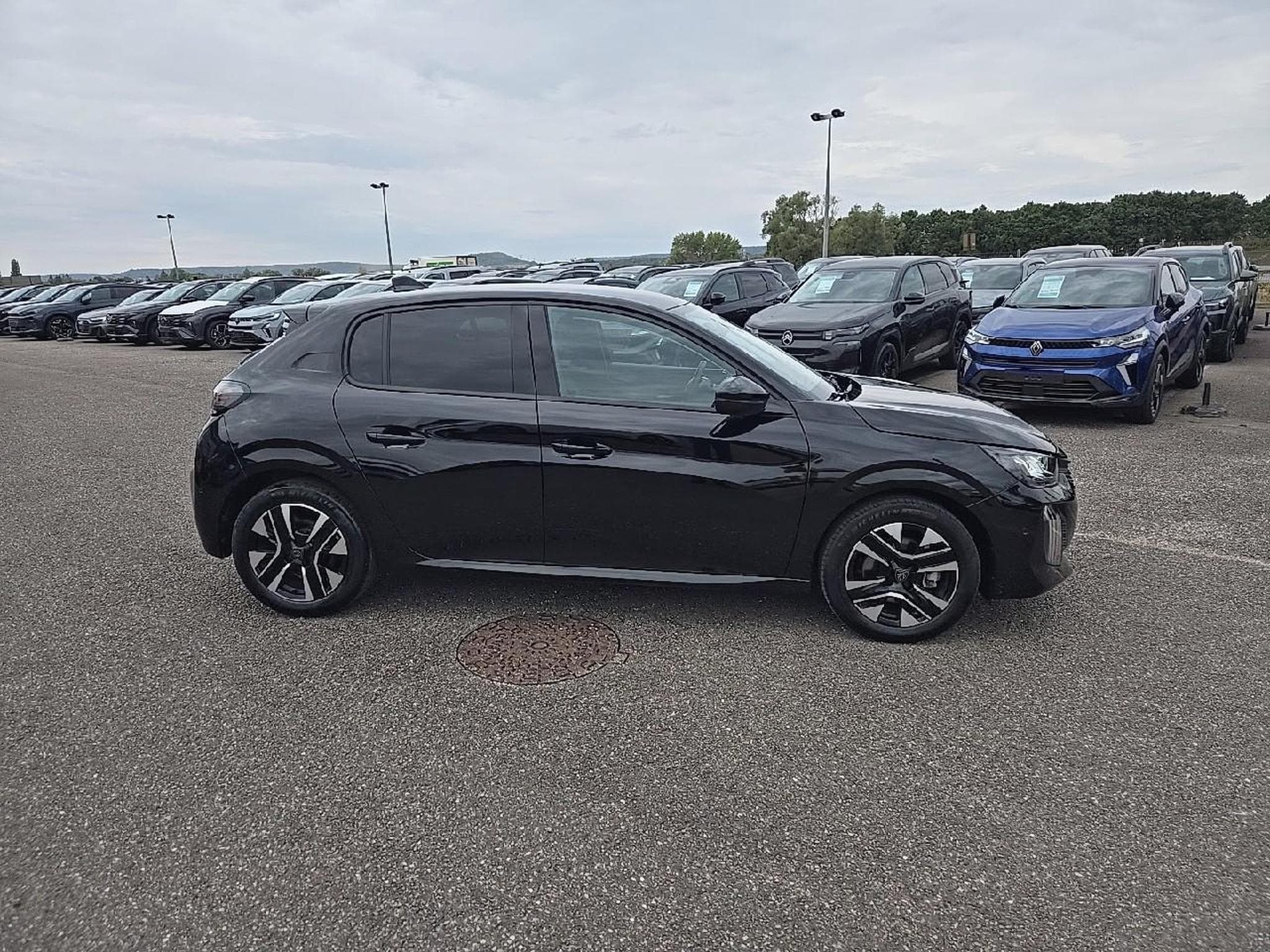 Peugeot 208 1.2 100 ALLURE (2025) - Foto 4