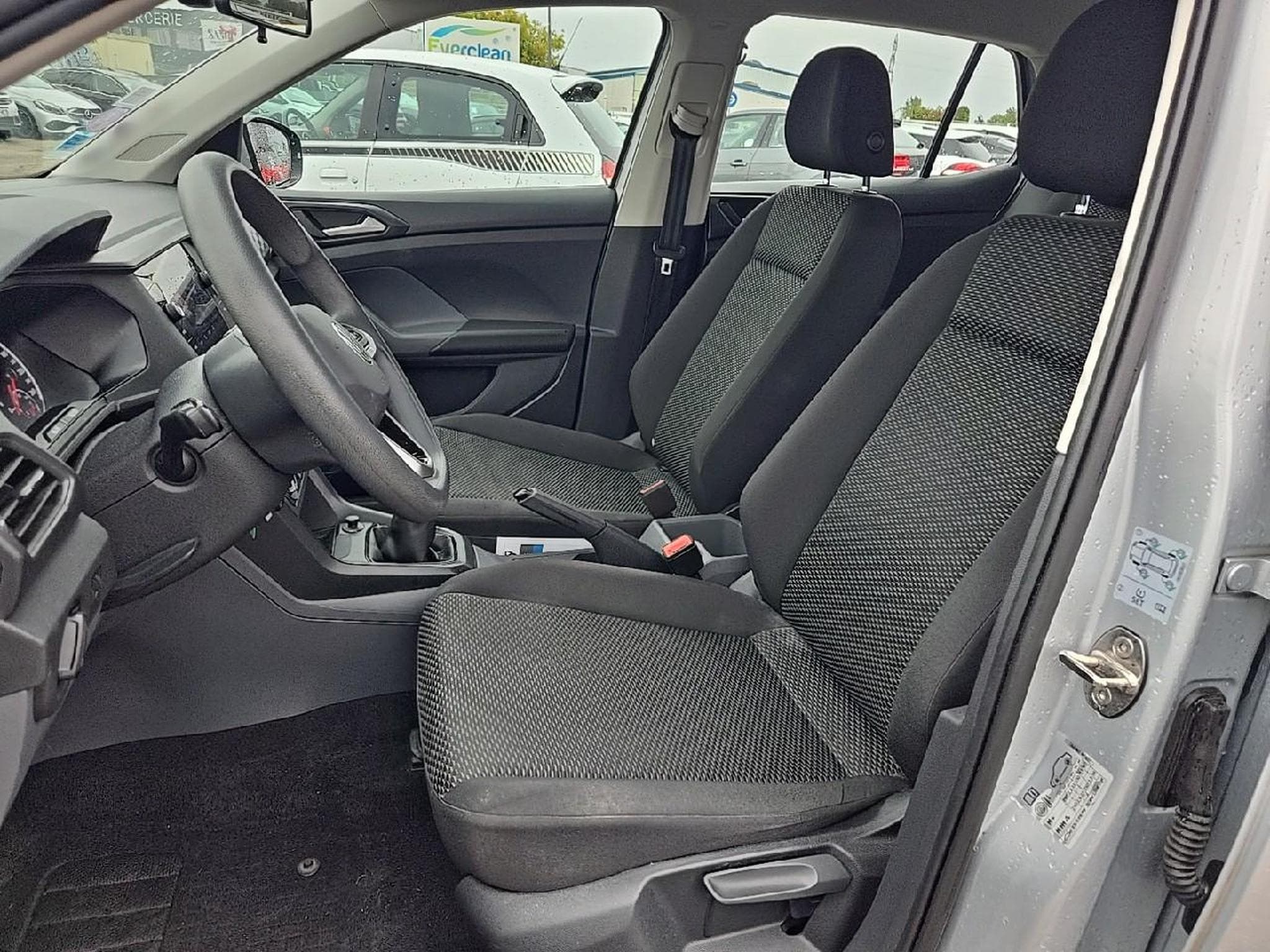 VW T-CROSS 1.0 TSI 95 LOUNGE (2021) - Foto 15