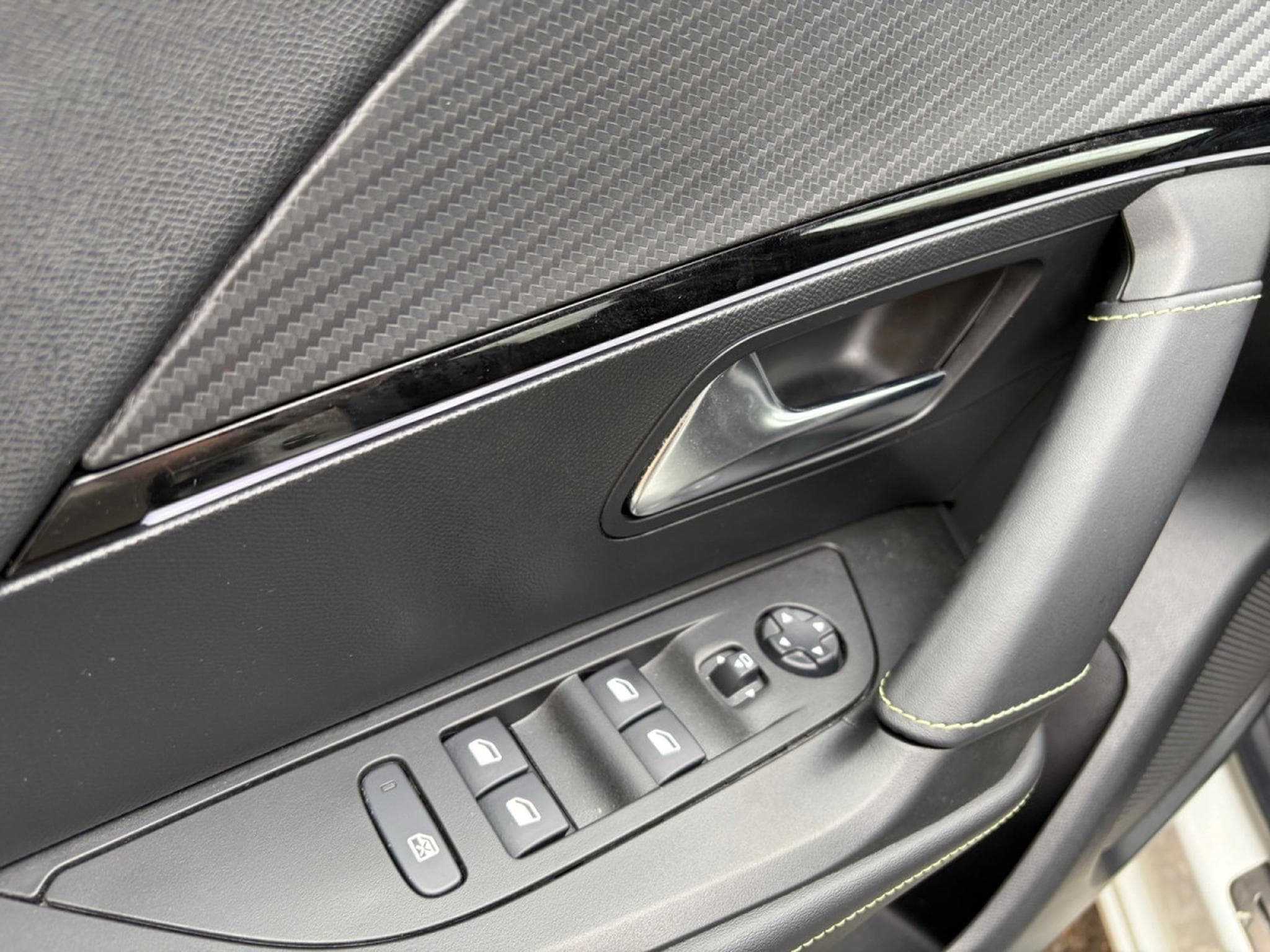 Peugeot 2008 II GT 5D AUTO8 SUV (2020) - Photo 11