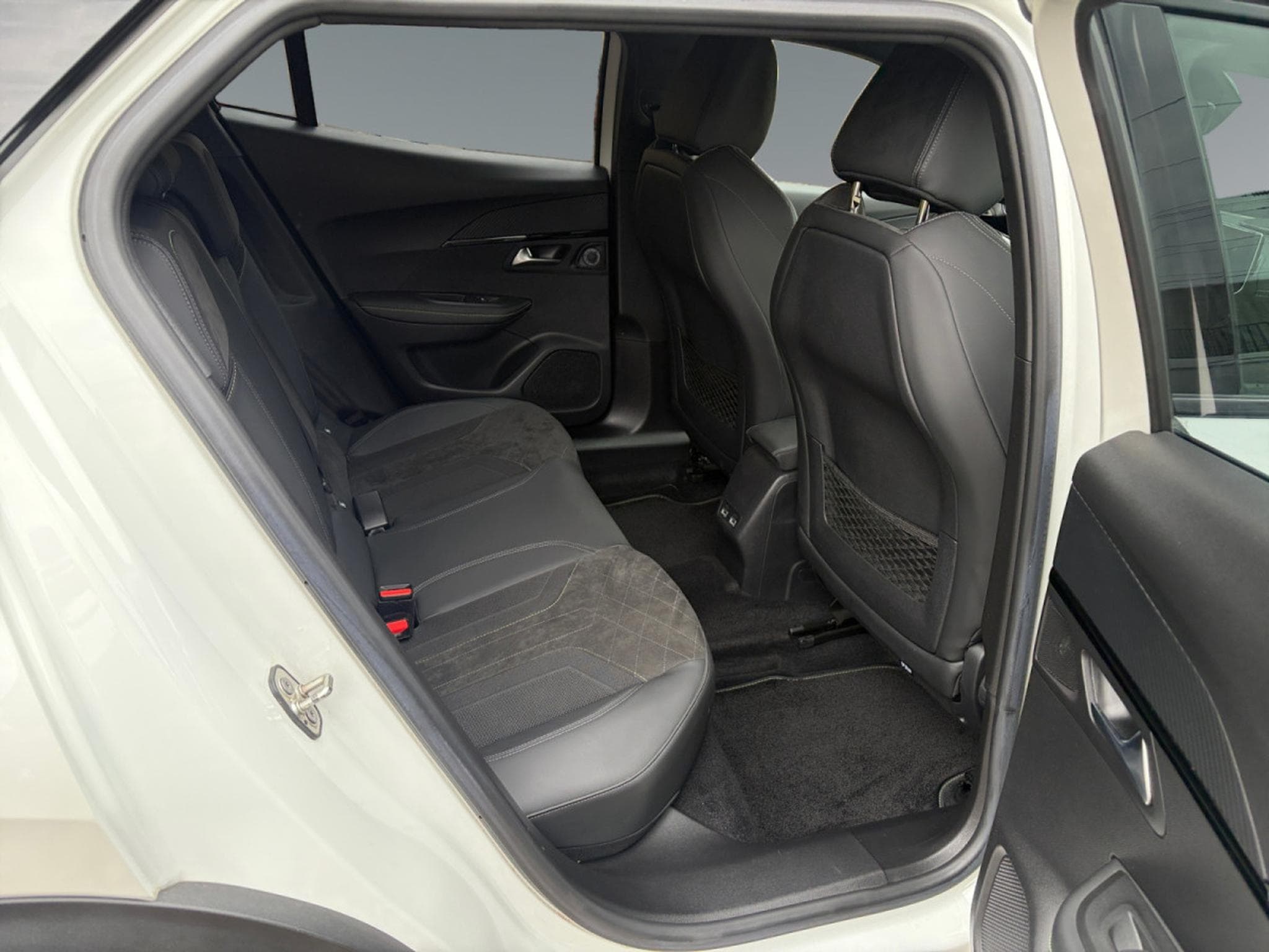 Peugeot 2008 II GT 5D AUTO8 SUV (2020) - Photo 16