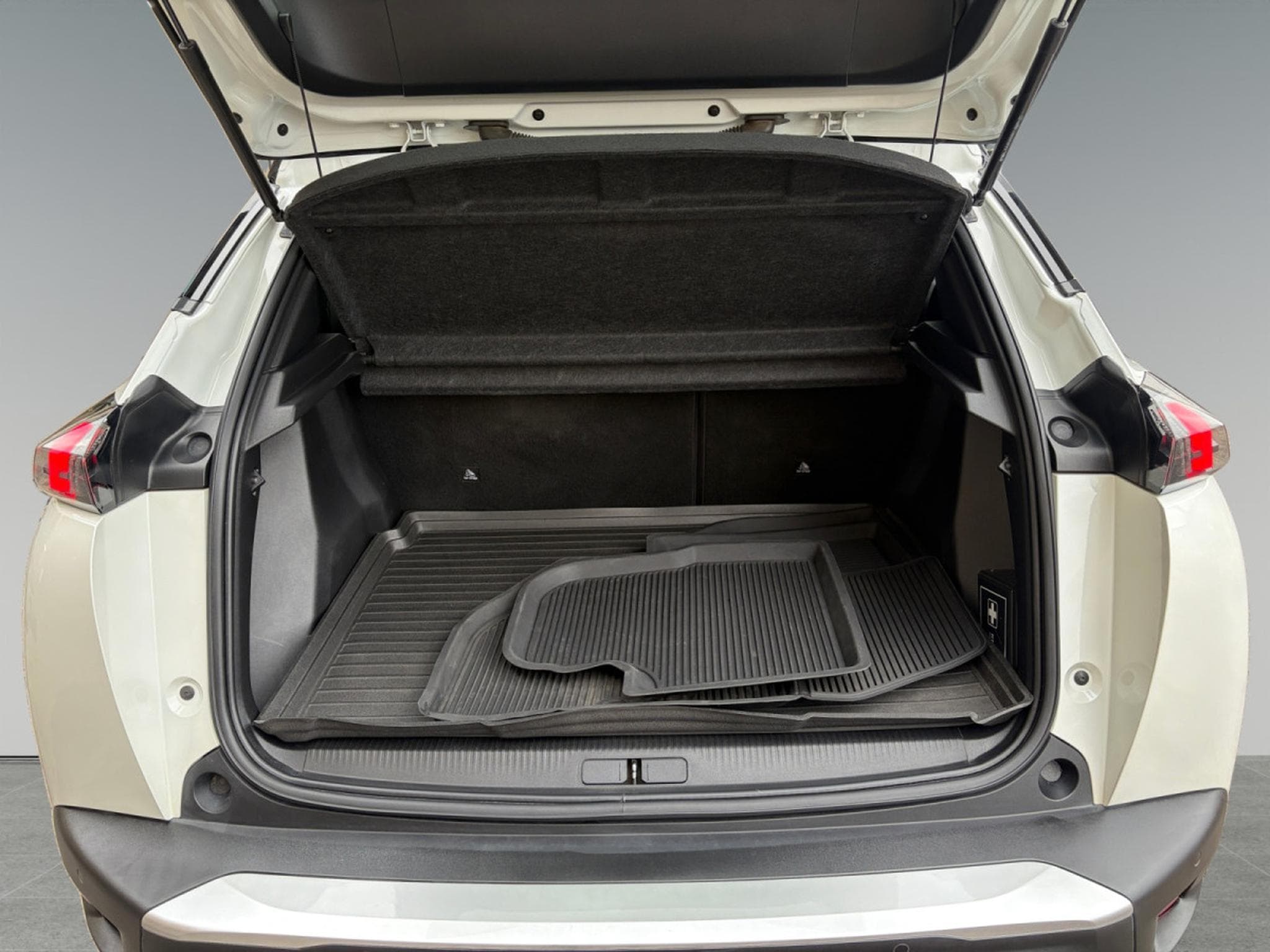 Peugeot 2008 II GT 5D AUTO8 SUV (2020) - Photo 18
