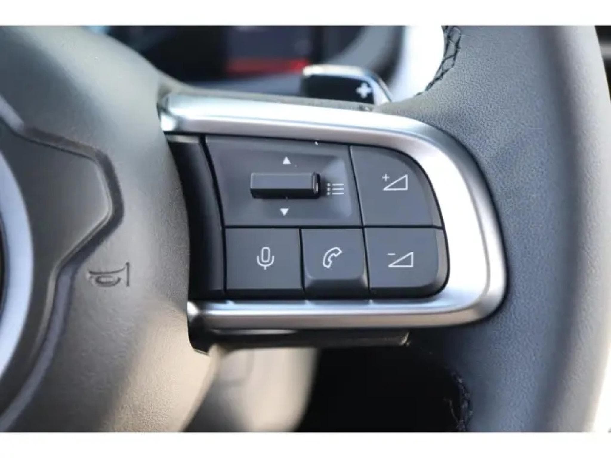 Jeep Avenger Overland 4xe HYBRID (2025) - Foto 14