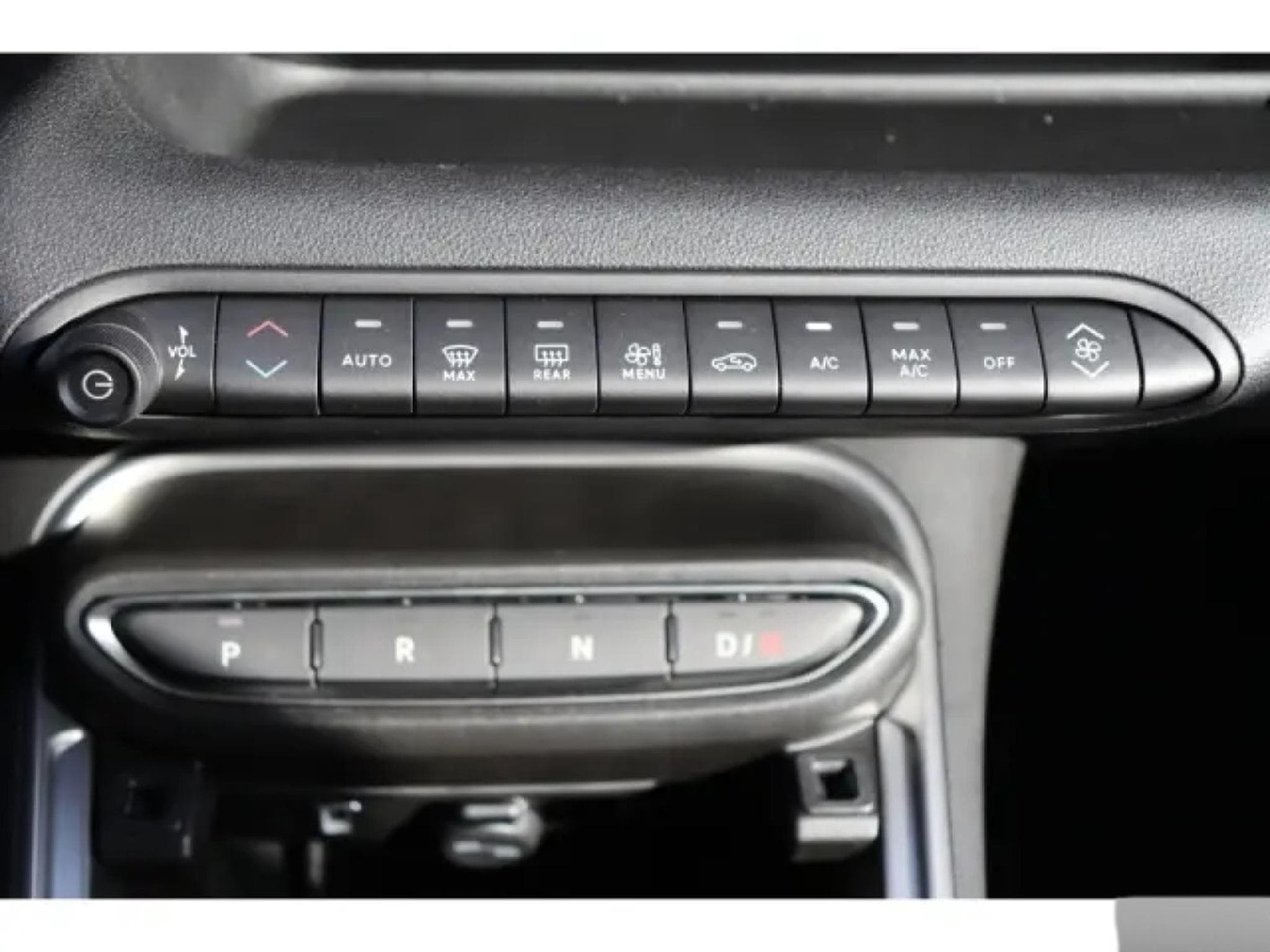 Jeep Avenger Overland 4xe HYBRID (2025) - Foto 24