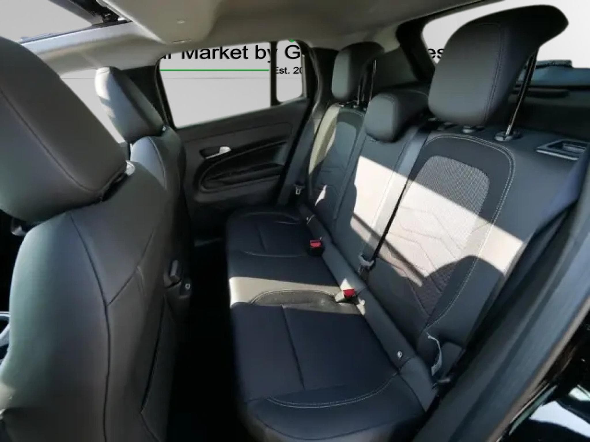 Jeep Avenger Summit e-Hybrid 1.2 (2026) - Foto 9