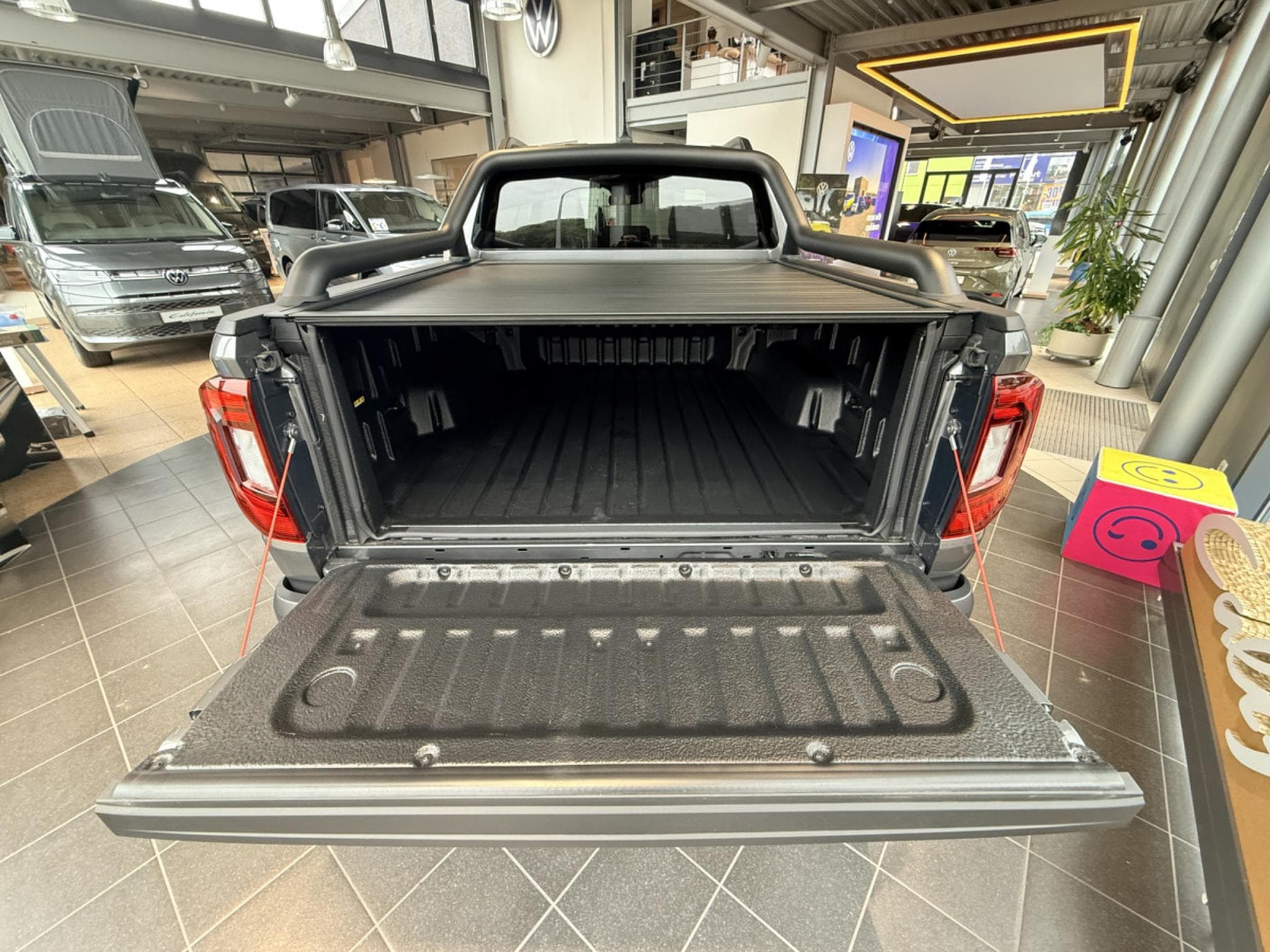 VW Amarok Dark Label 3.0 TDI 4MOTION Boîte 10 vitesses automatique 240 (2026) - Photo 4