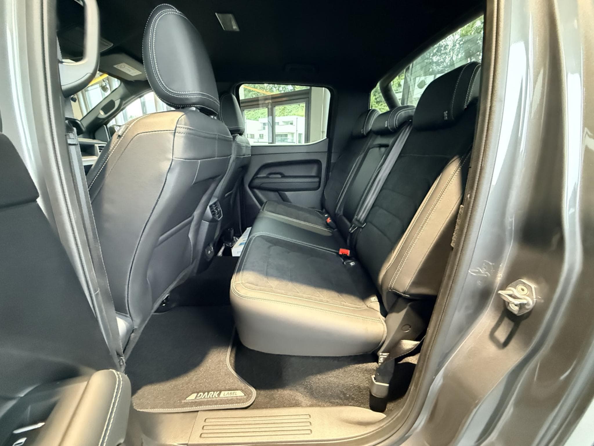 VW Amarok Dark Label 3.0 TDI 4MOTION Boîte 10 vitesses automatique 240 (2026) - Photo 8
