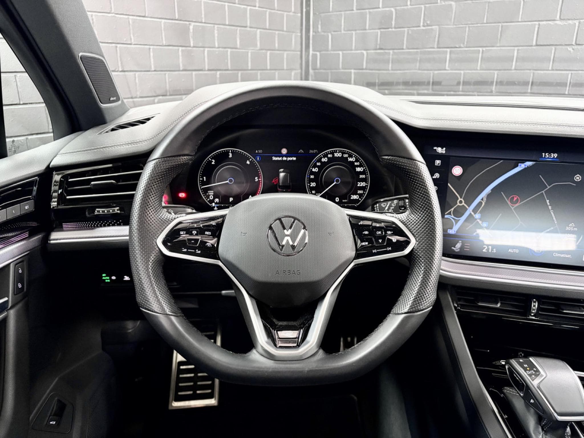 VW Touareg R-Line 4Motion 3.0 TDI 231 CV *PANO *MATRIX* 360° * ATTELAGE (2022) - Photo 11