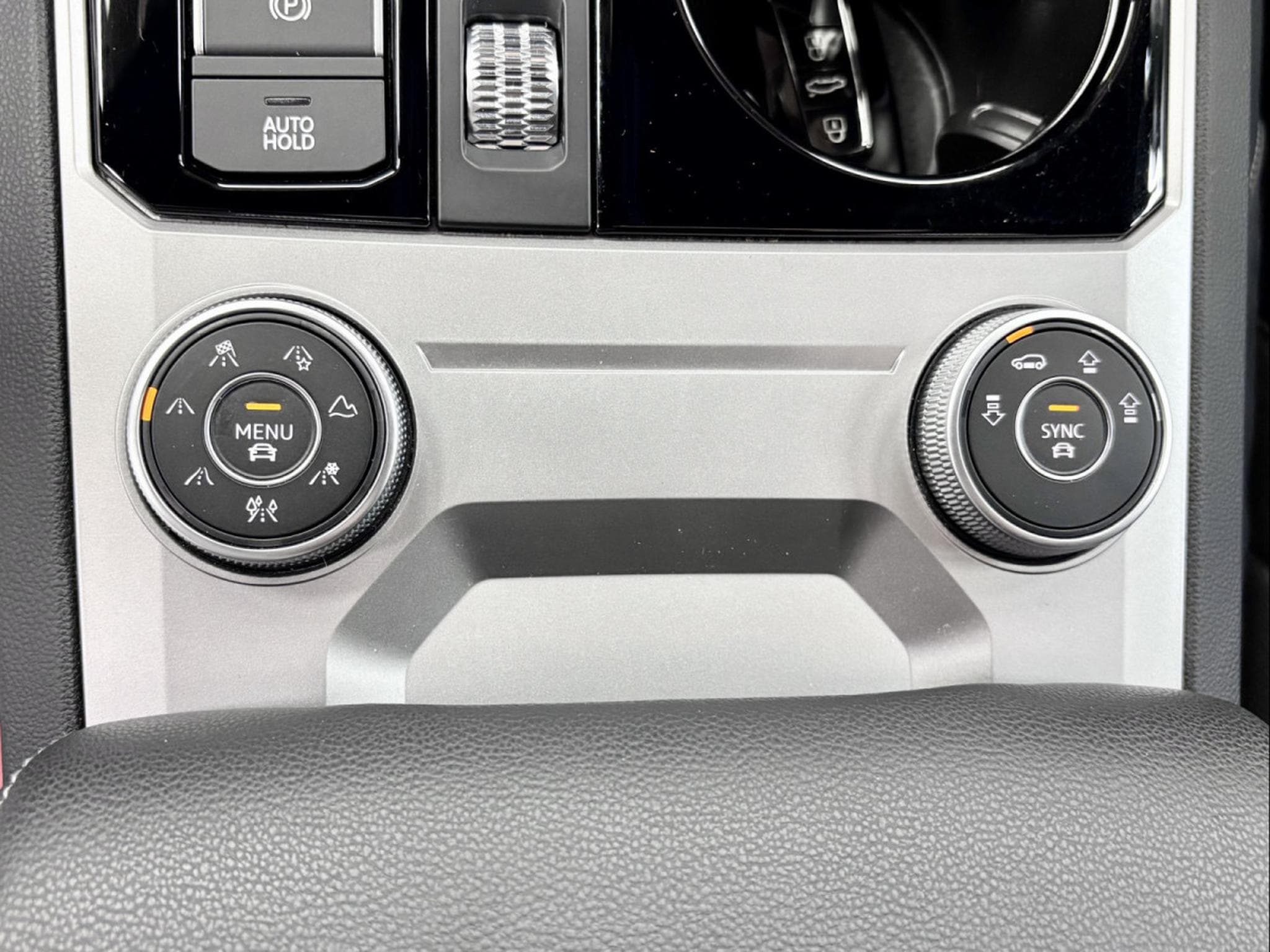 VW Touareg R-Line 4Motion 3.0 TDI 231 CV *PANO *MATRIX* 360° * ATTELAGE (2022) - Photo 15