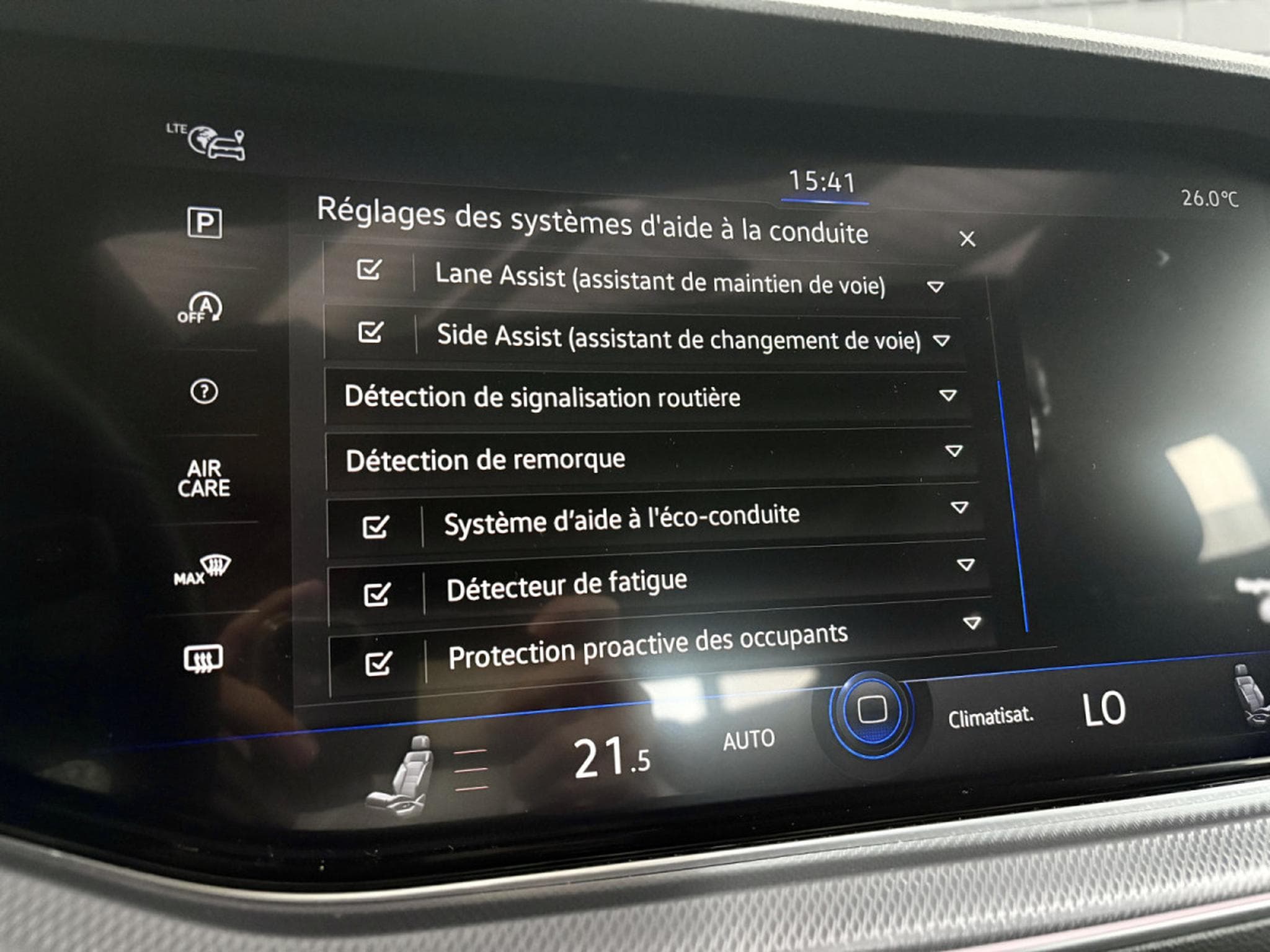 VW Touareg R-Line 4Motion 3.0 TDI 231 CV *PANO *MATRIX* 360° * ATTELAGE (2022) - Photo 21