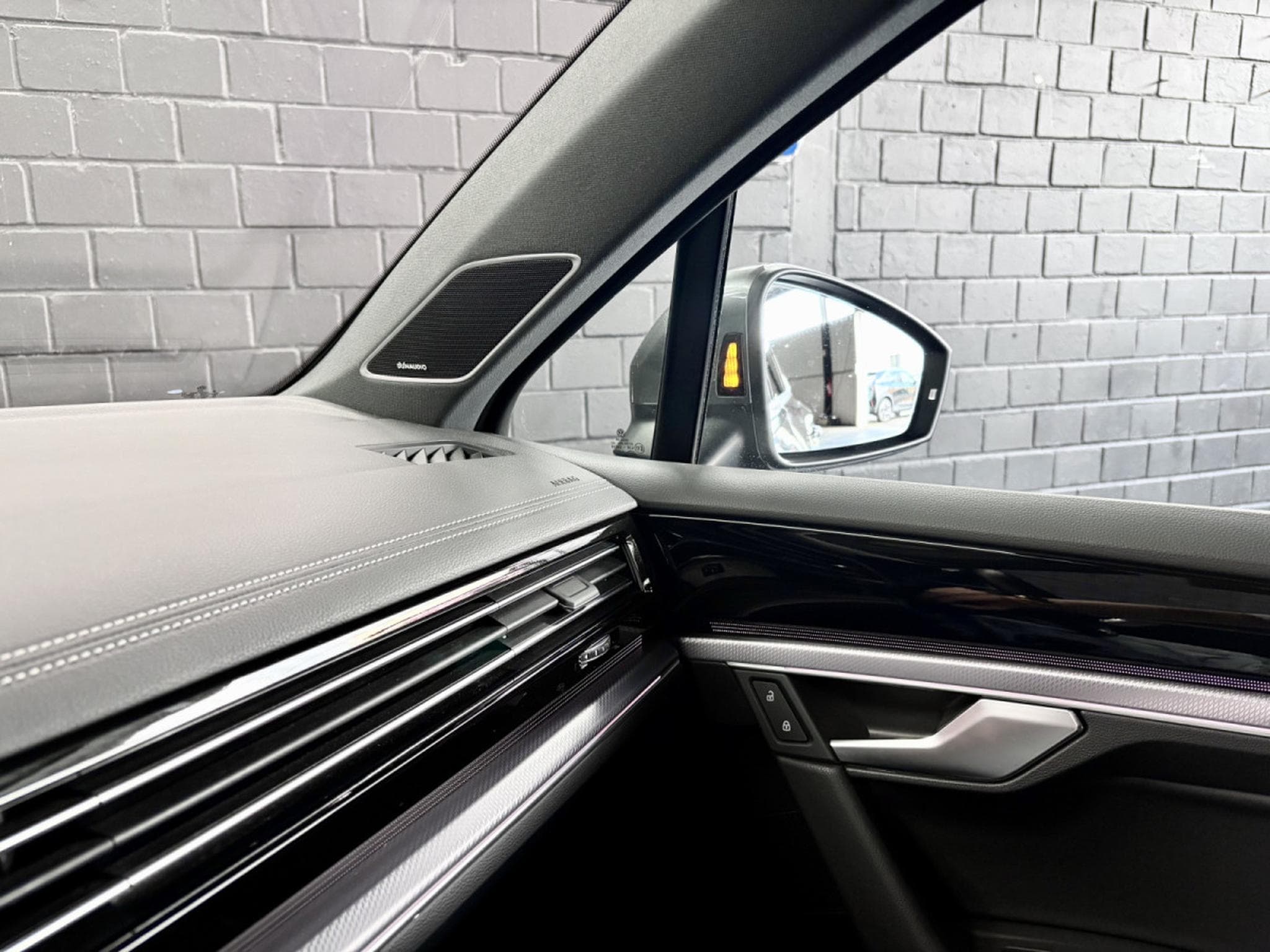 VW Touareg R-Line 4Motion 3.0 TDI 231 CV *PANO *MATRIX* 360° * ATTELAGE (2022) - Photo 22