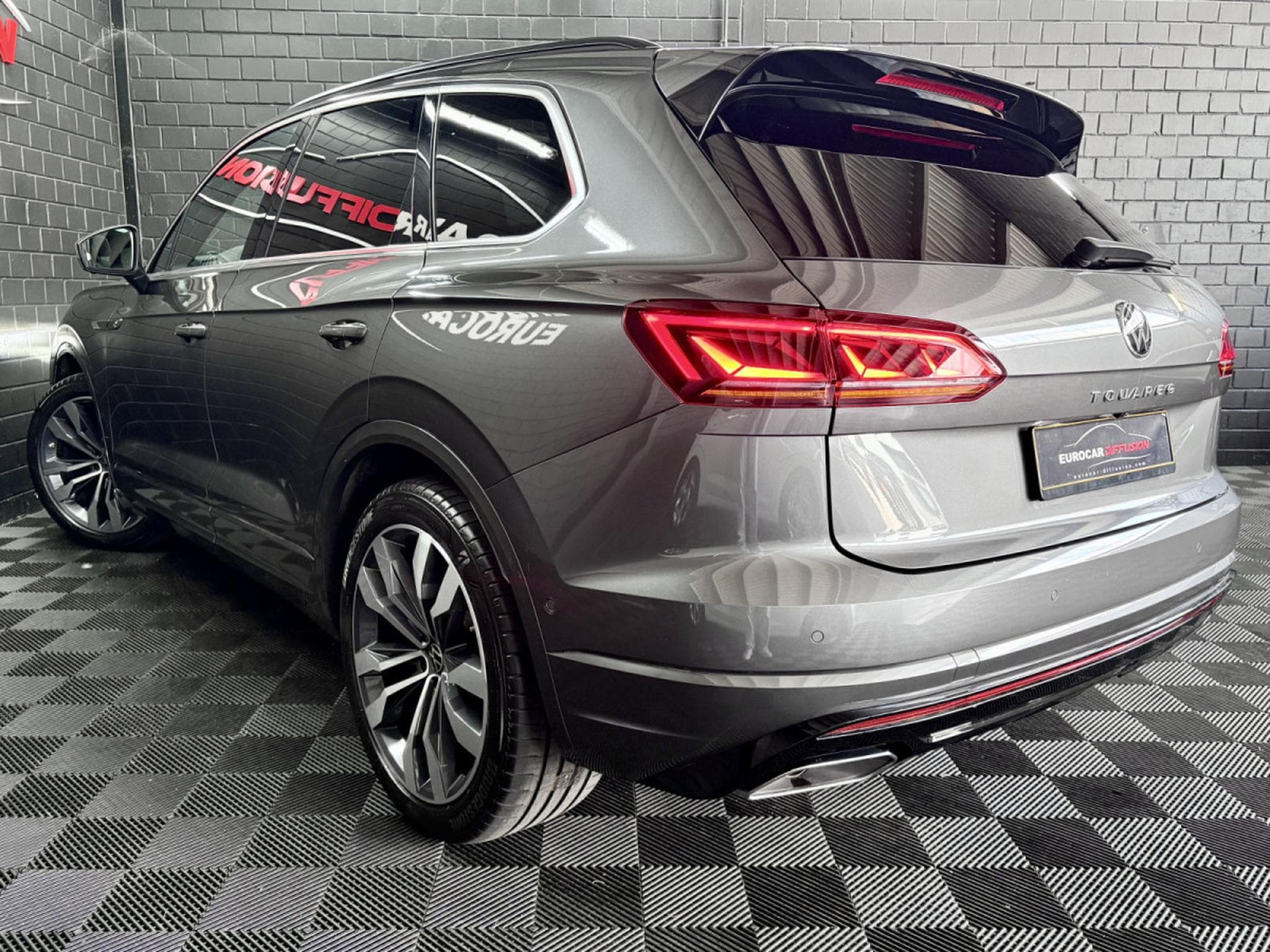 VW Touareg R-Line 4Motion 3.0 TDI 231 CV *PANO *MATRIX* 360° * ATTELAGE (2022) - Photo 4