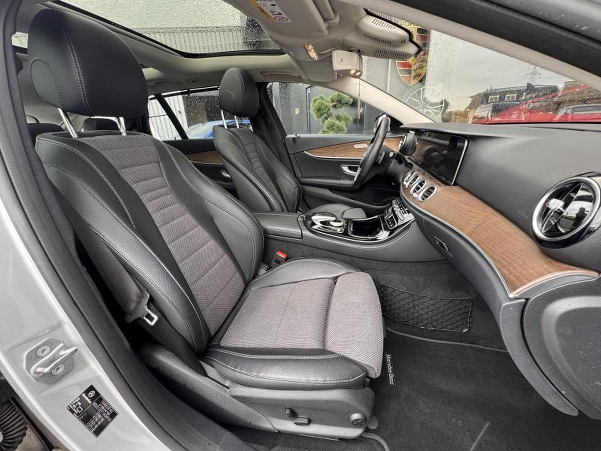 Mercedes E 400 Avantgarde/Attelage/Sièges électriques chauffants (2017) - Photo 11