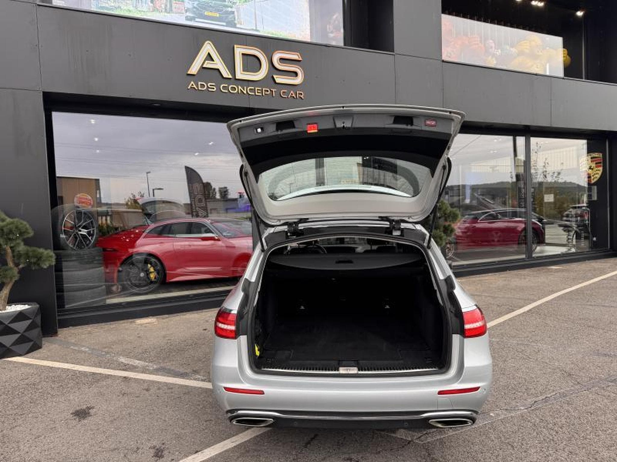 Mercedes E 400 Avantgarde/Attelage/Sièges électriques chauffants (2017) - Photo 12