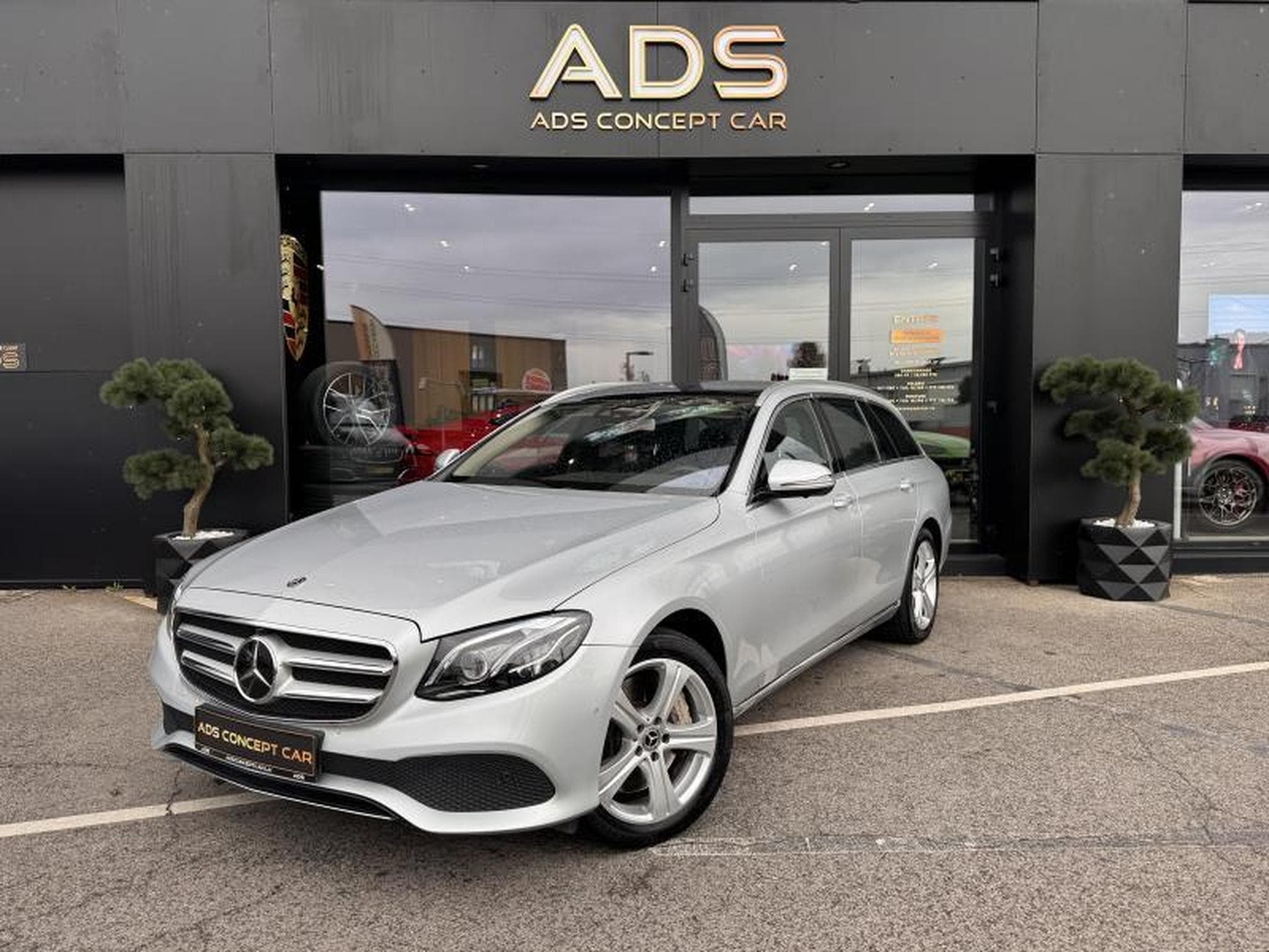 Mercedes E 400 Avantgarde/Attelage/Sièges électriques chauffants (2017) - Photo 3