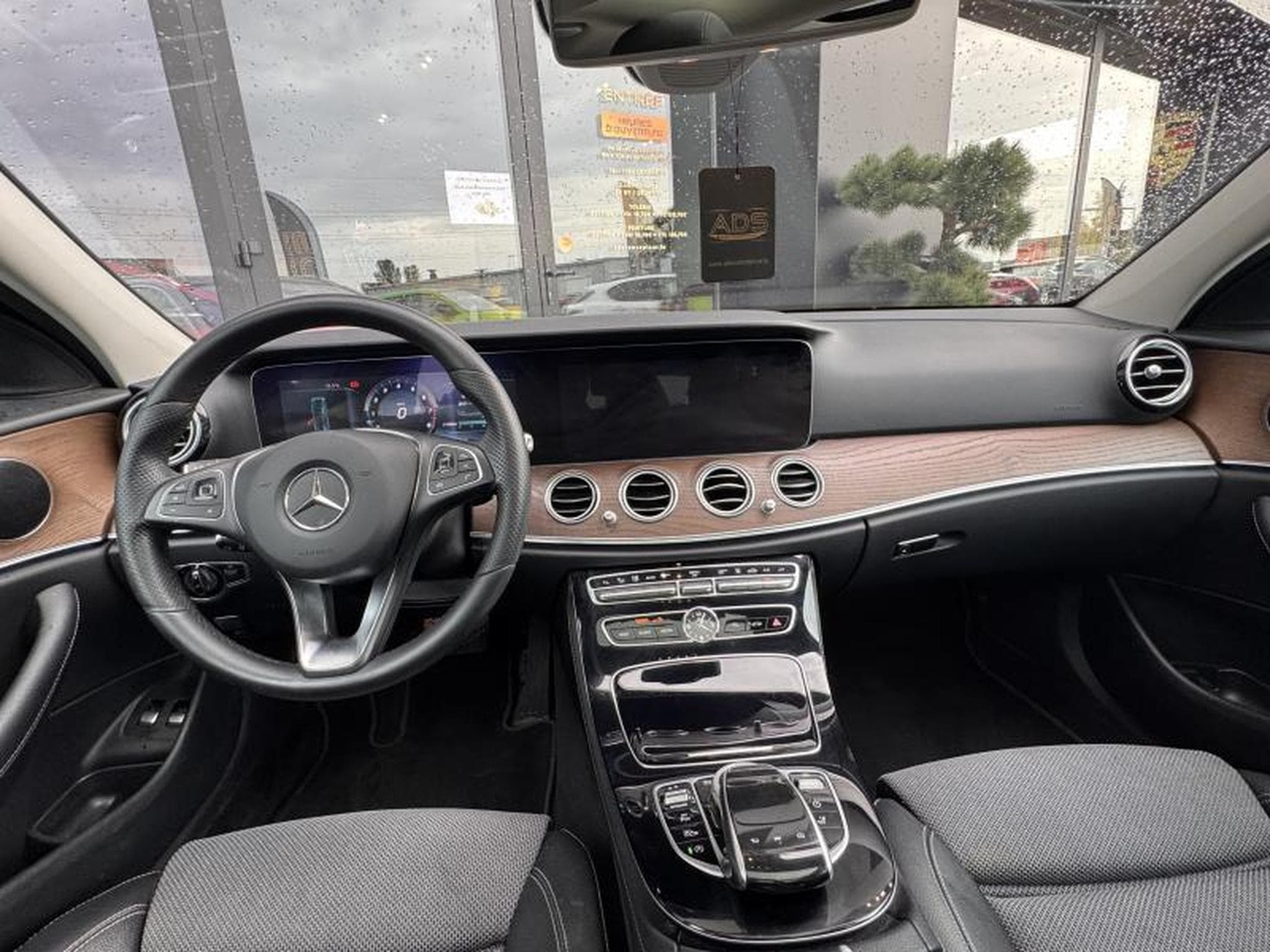 Mercedes E 400 Avantgarde/Attelage/Sièges électriques chauffants (2017) - Photo 8