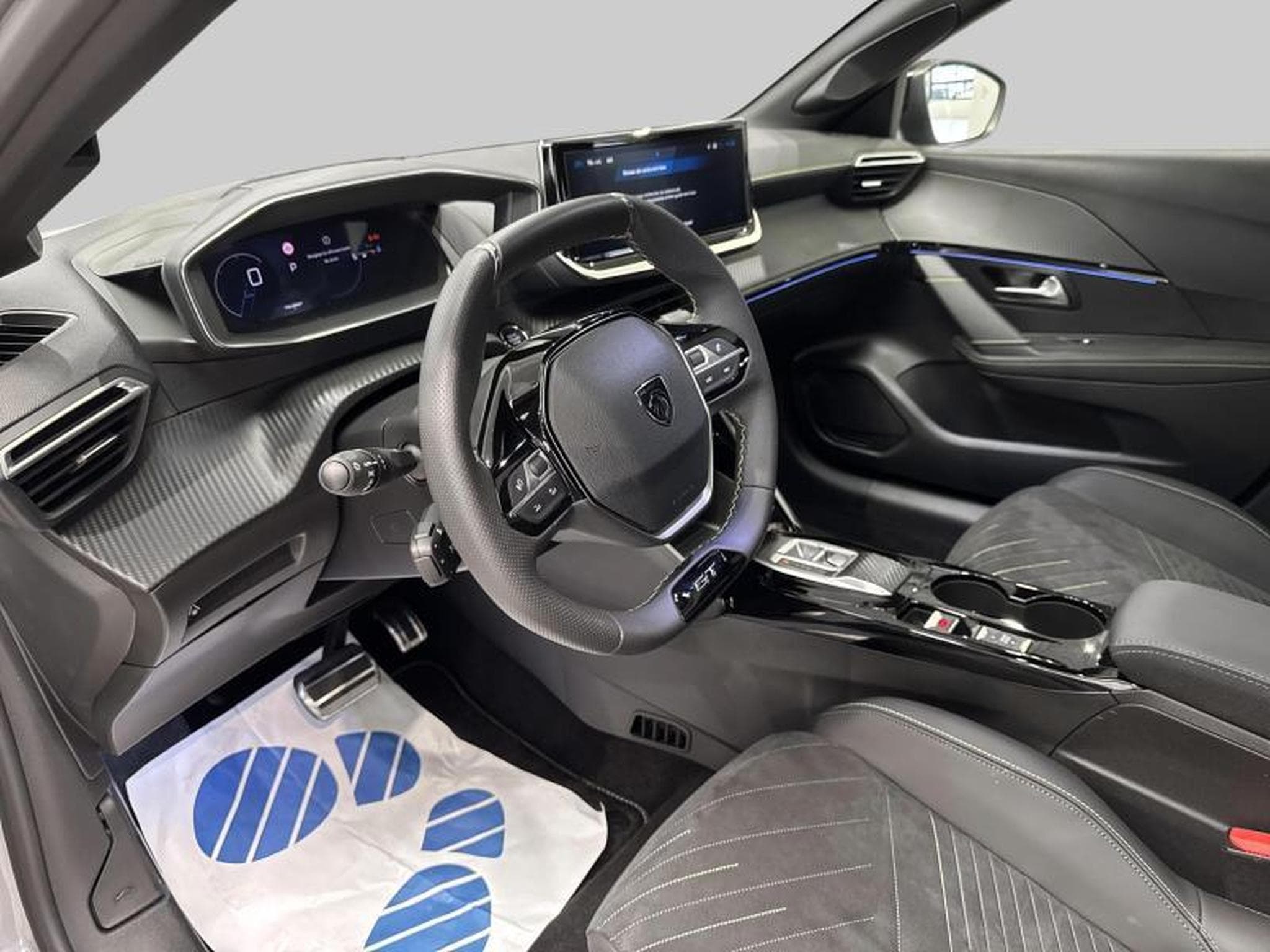 Peugeot 208 II & e- GT Line (2026) - Photo 11