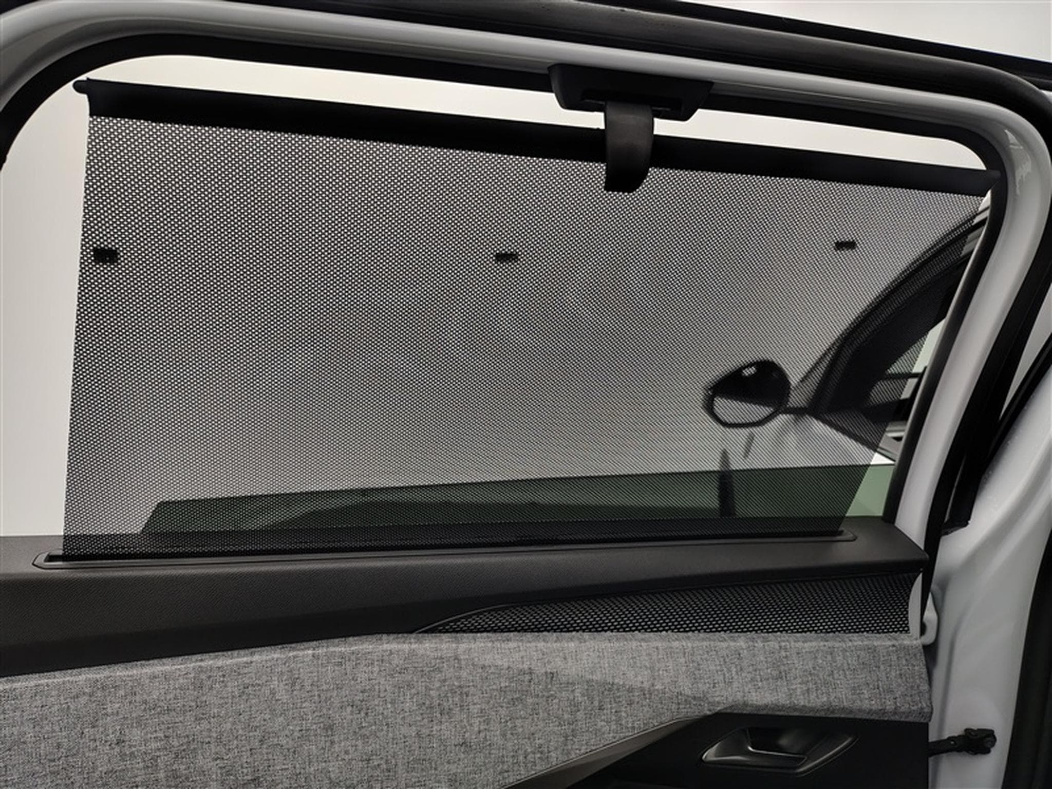 Peugeot 5008 1.2 HYBRID 145cv e-DSC6 GT 7pl. NAVI / FULL LED / CAMERA (2026) - Foto 18