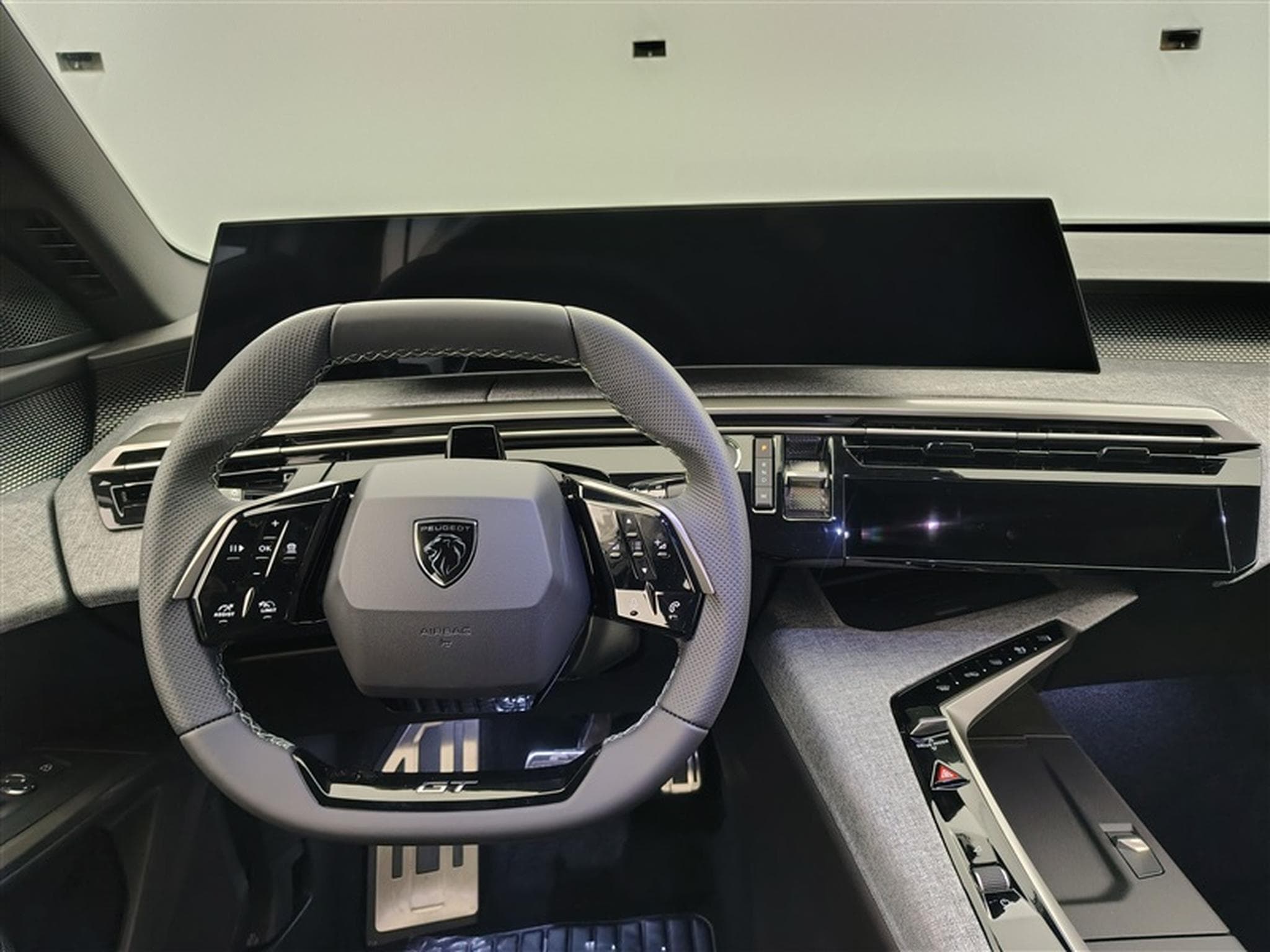 Peugeot 5008 1.2 HYBRID 145cv e-DSC6 GT 7pl. NAVI / FULL LED / CAMERA (2026) - Foto 9