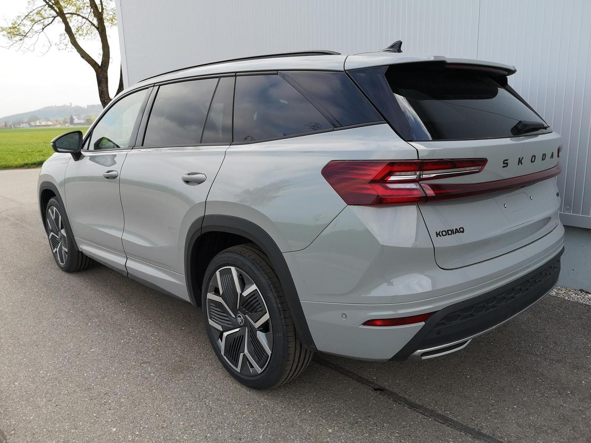 Skoda Kodiaq 2.0 TDI 142 kW 4x4 Sportline (2026) - Photo 2