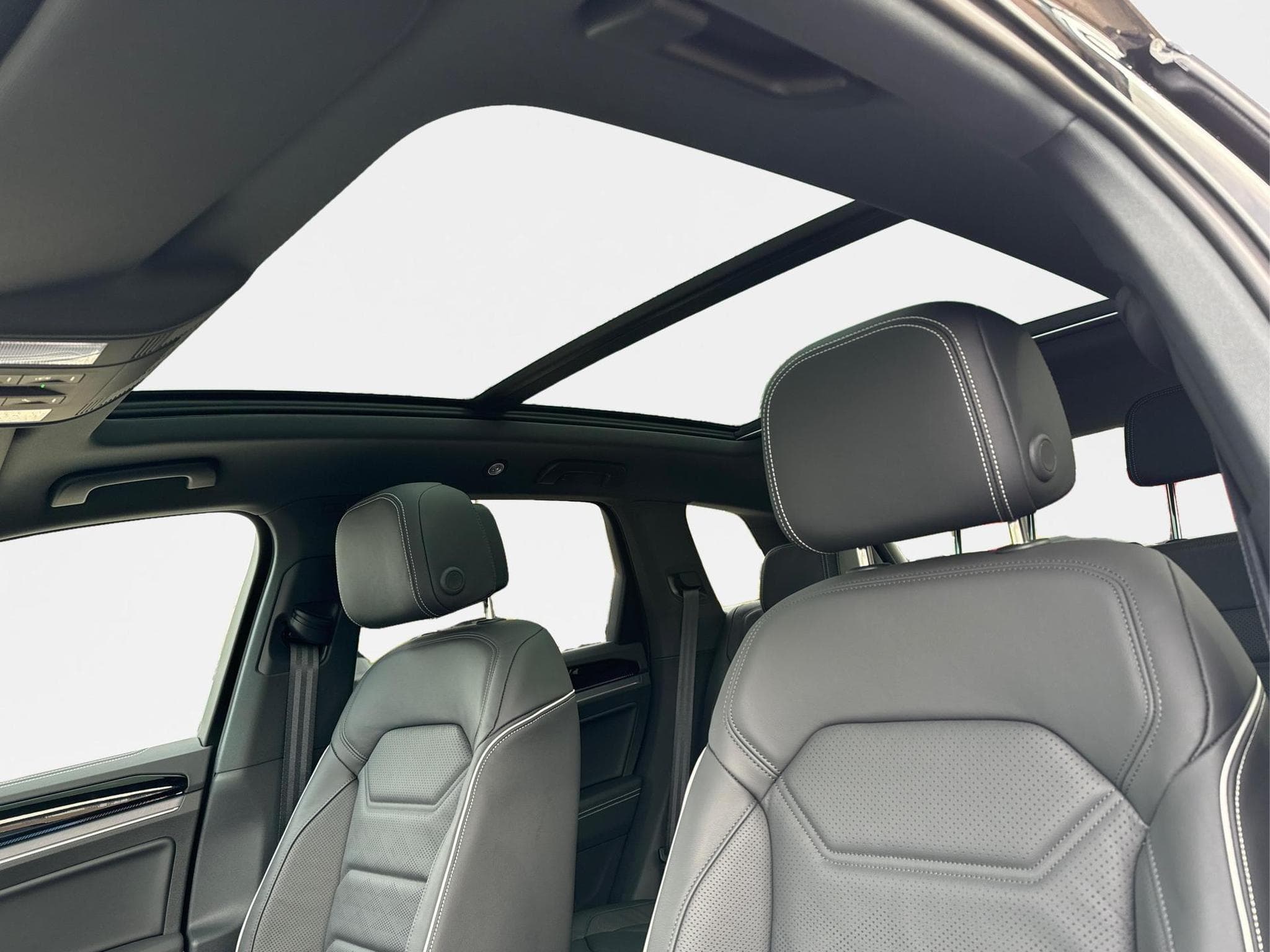 VW Touareg R FINAL EDITION (2026) - Photo 20