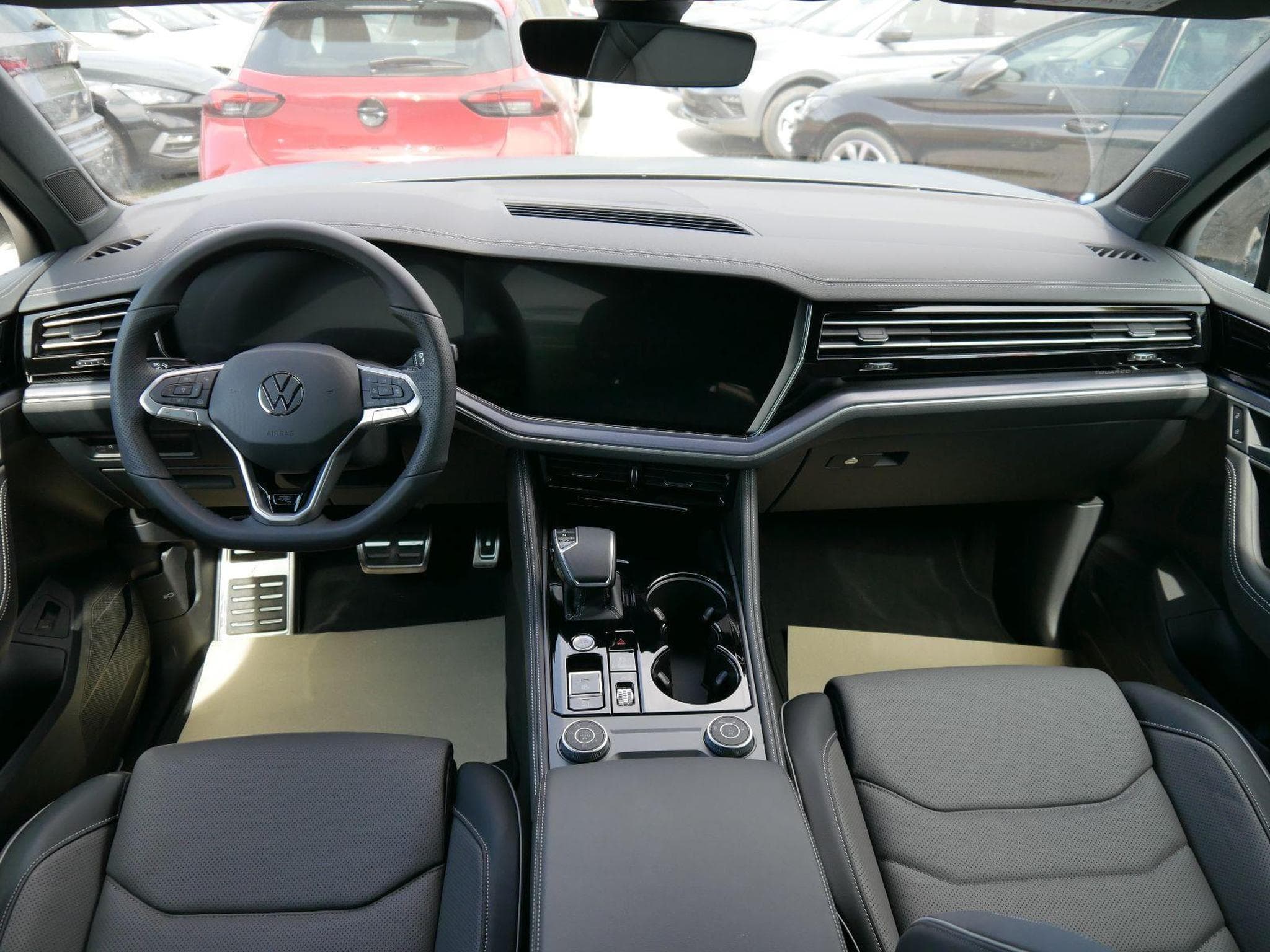 VW Touareg R-Line (2026) - Photo 10